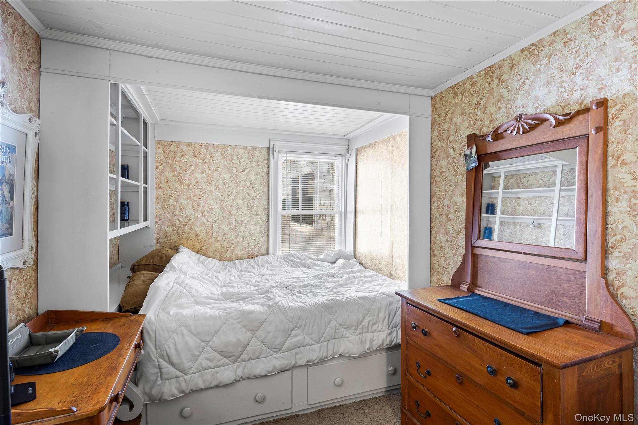 403 Middle Road, Bayport, NY 11705