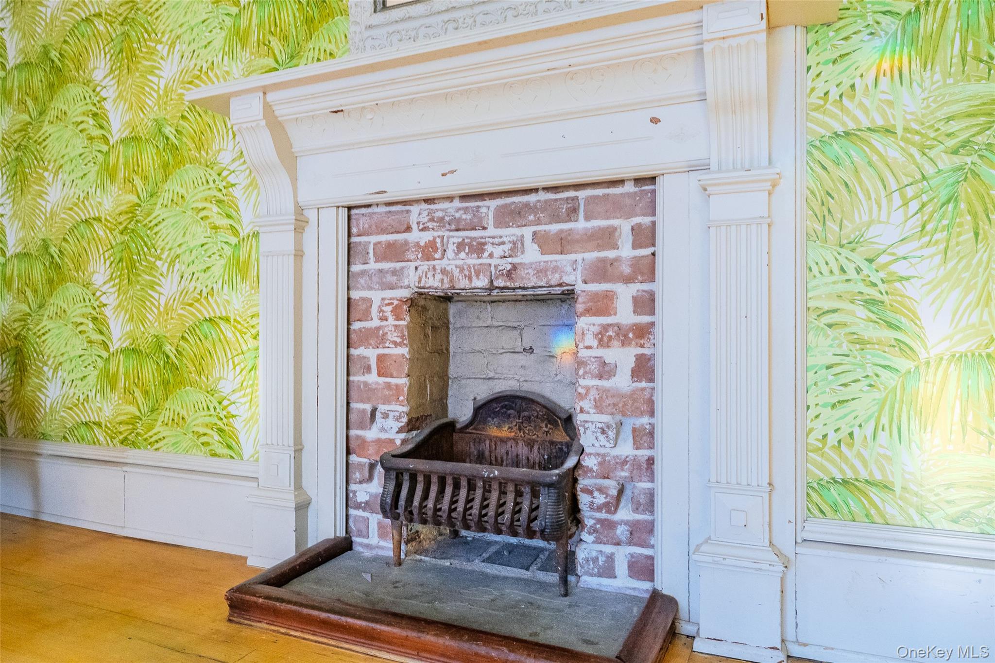 403 Middle Road, Bayport, NY 11705