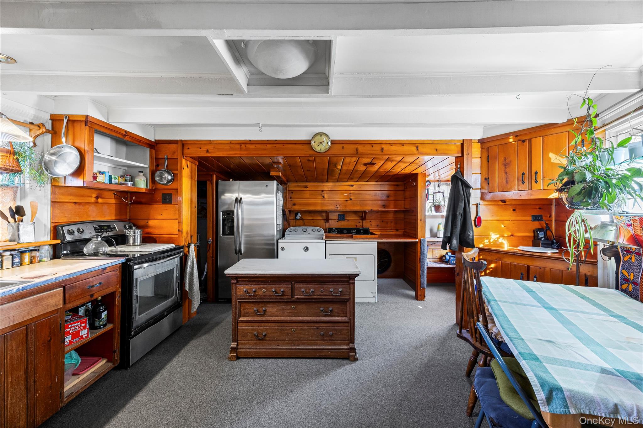 403 Middle Road, Bayport, NY 11705