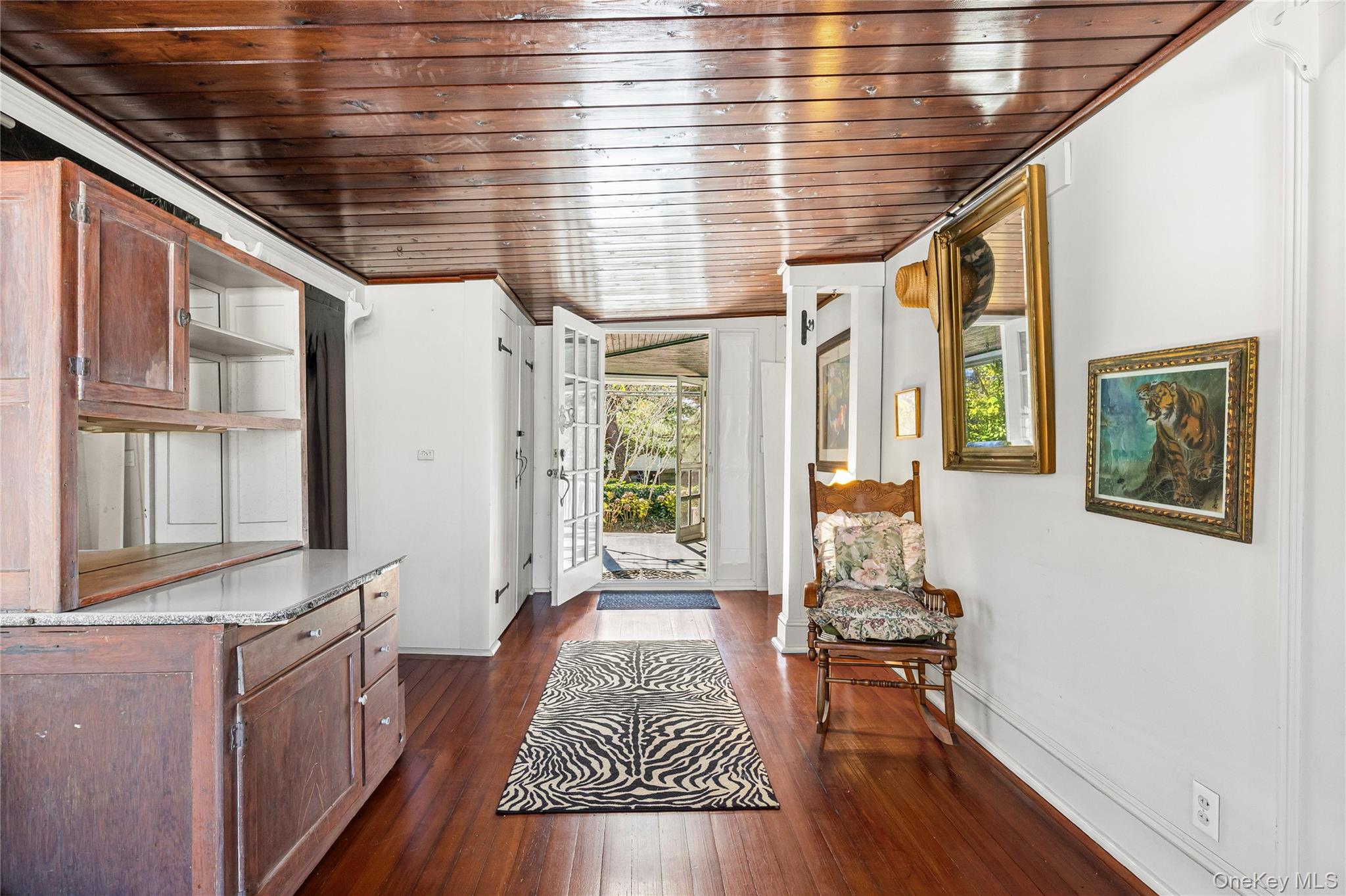 403 Middle Road, Bayport, NY 11705