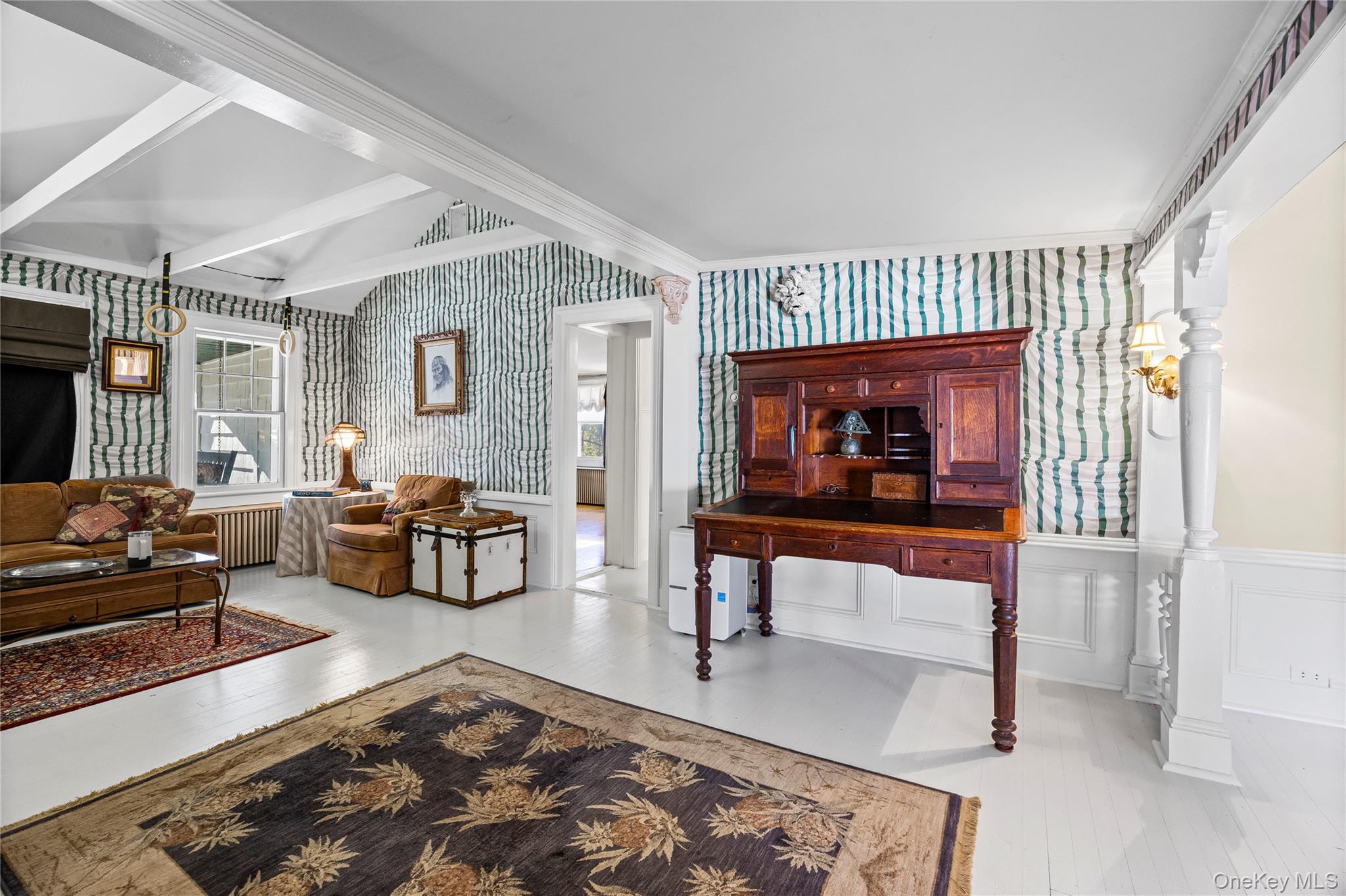 403 Middle Road, Bayport, NY 11705