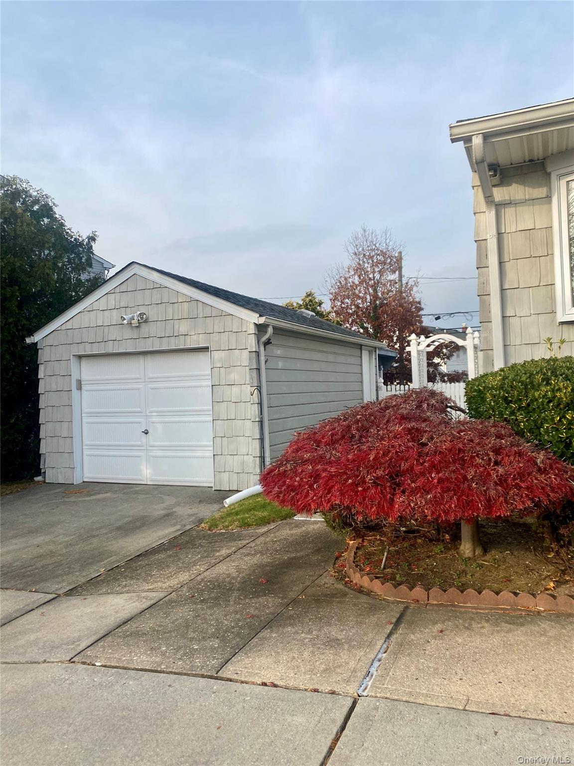 816 Anderson Avenue, Franklin Square, NY 11010