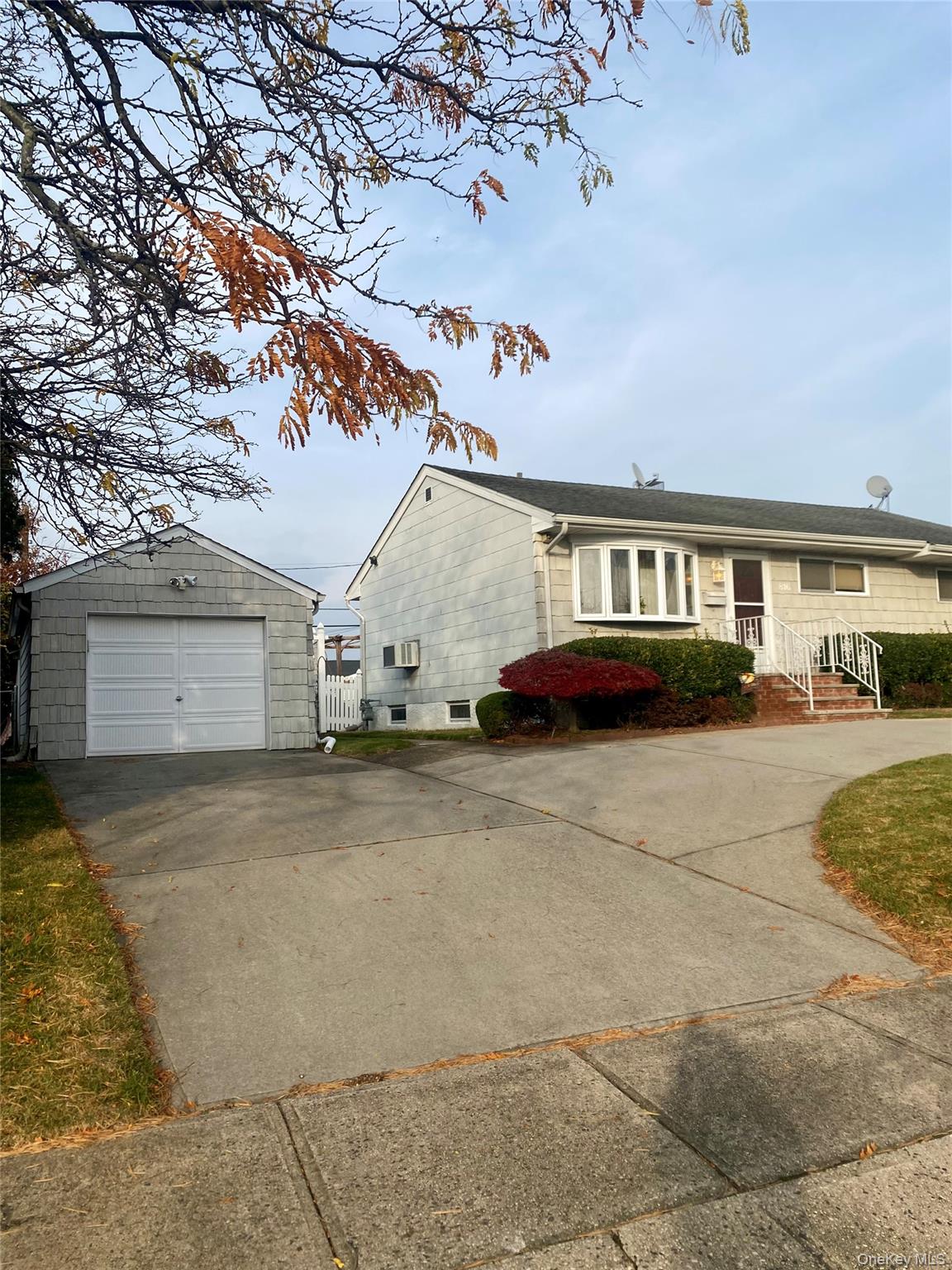 816 Anderson Avenue, Franklin Square, NY 11010