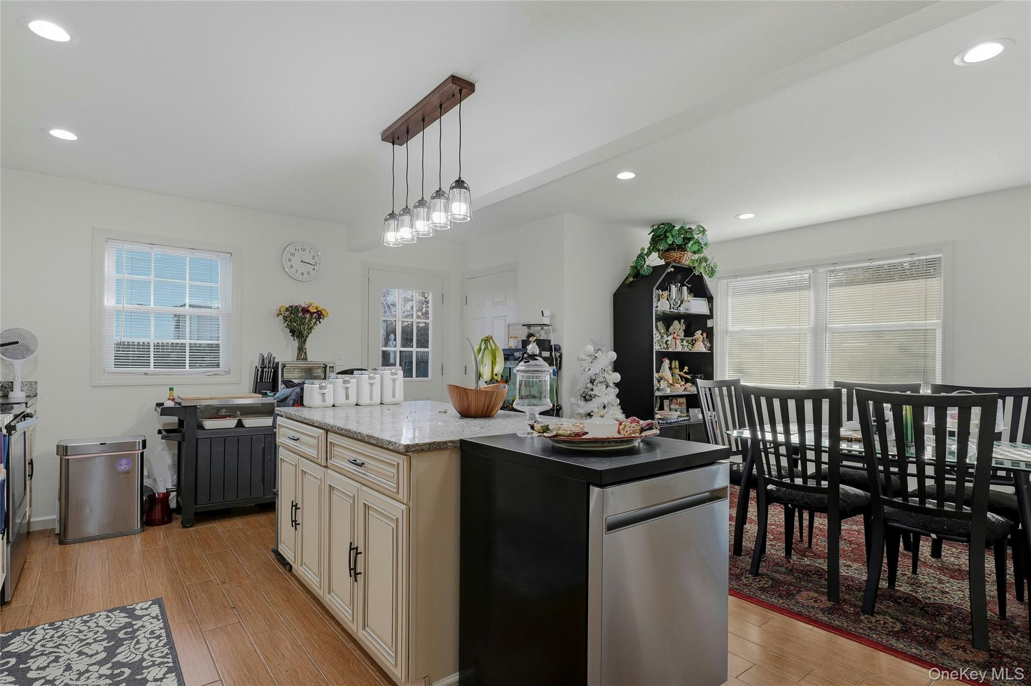 87 Root Avenue, Central Islip, NY 11722