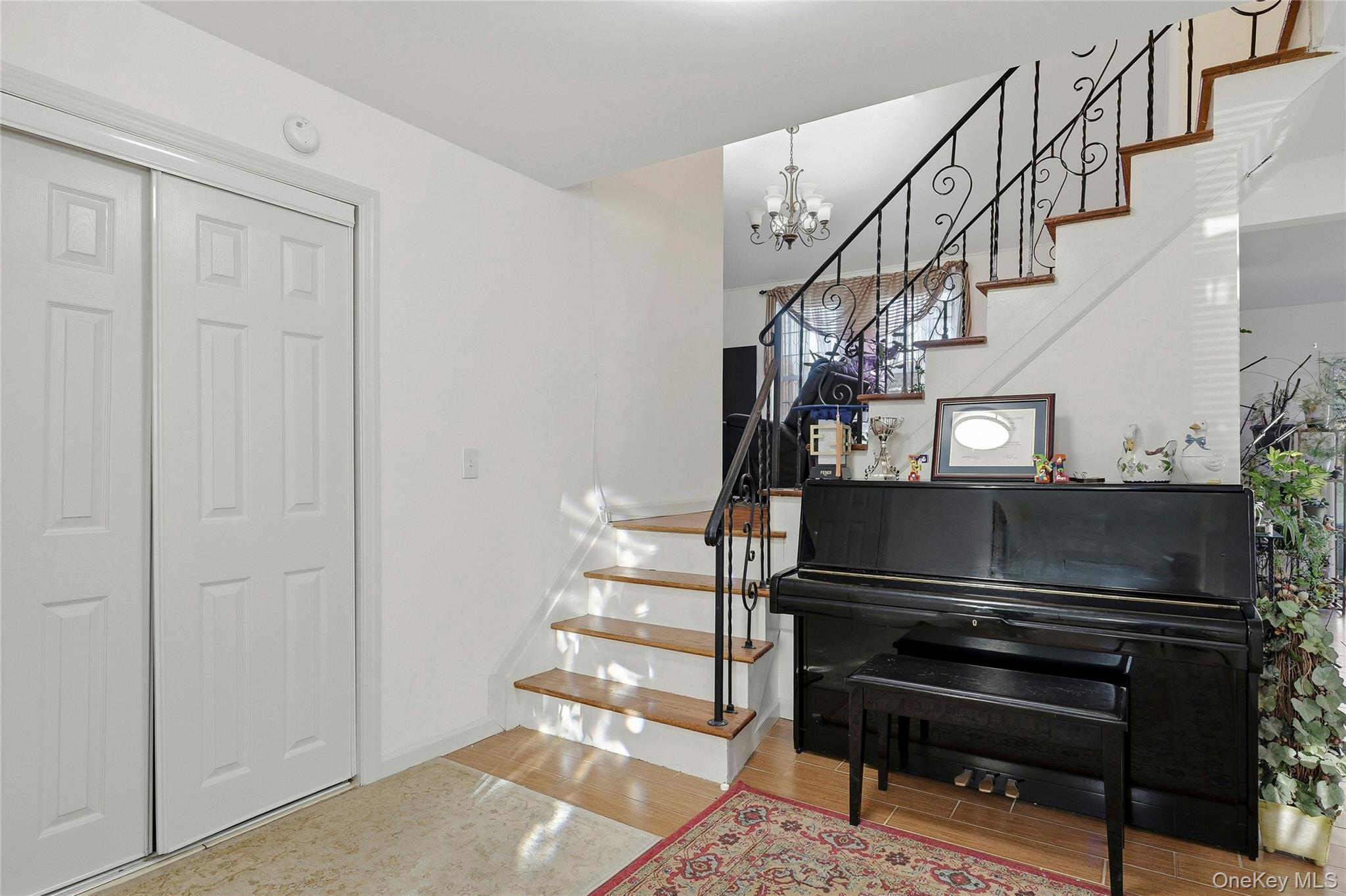 87 Root Avenue, Central Islip, NY 11722