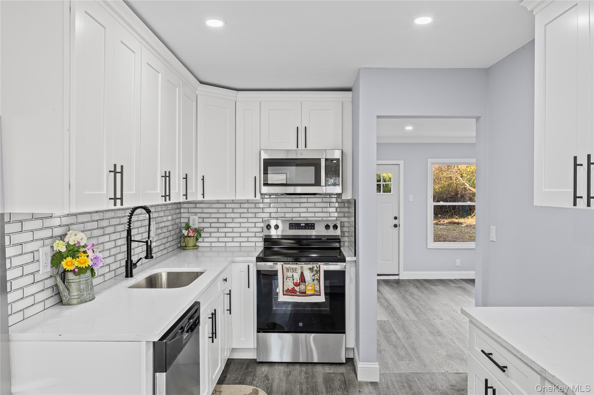 4 Somerset Road N, Amityville, NY 11701