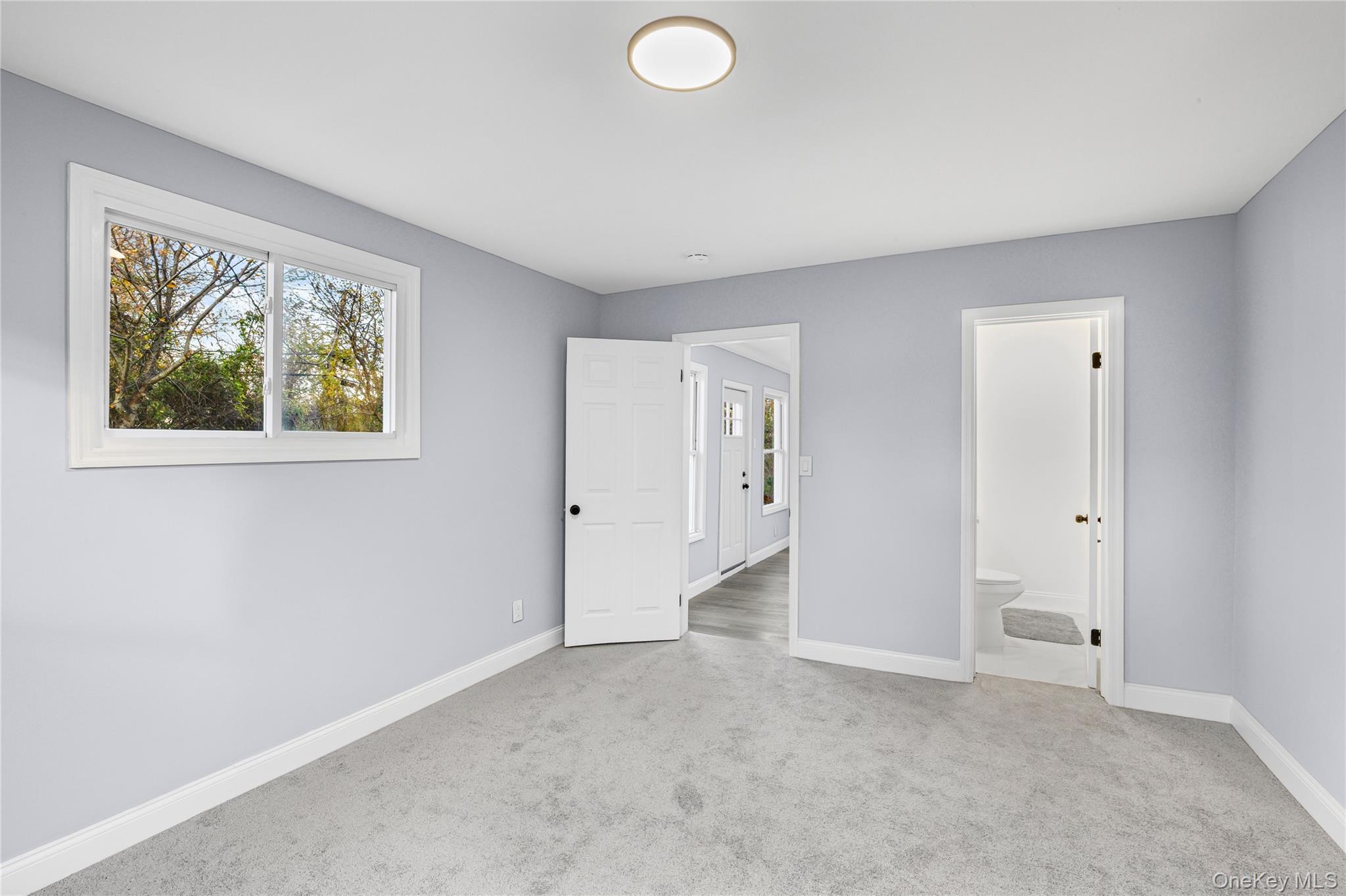 4 Somerset Road N, Amityville, NY 11701