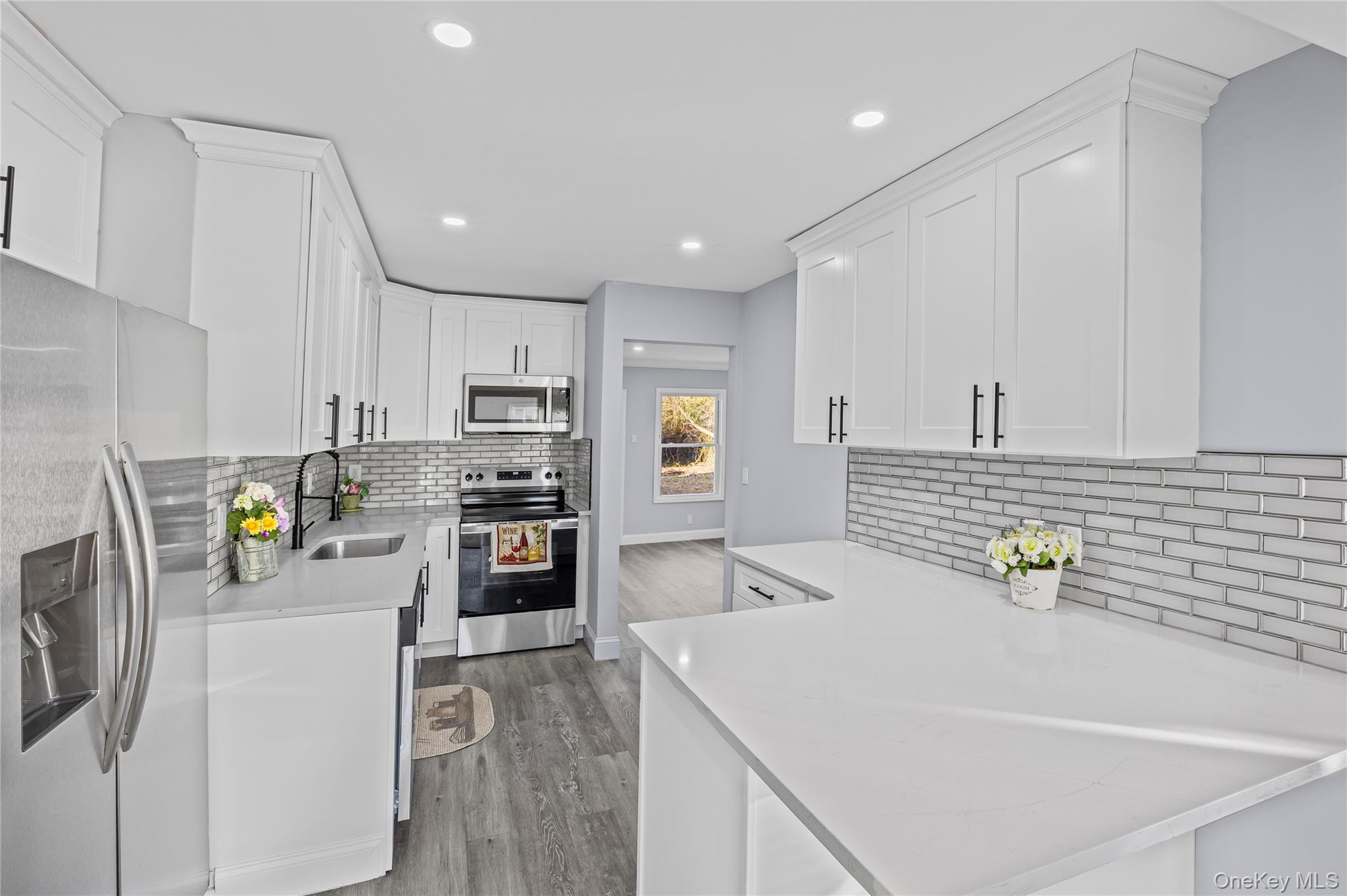 4 Somerset Road N, Amityville, NY 11701