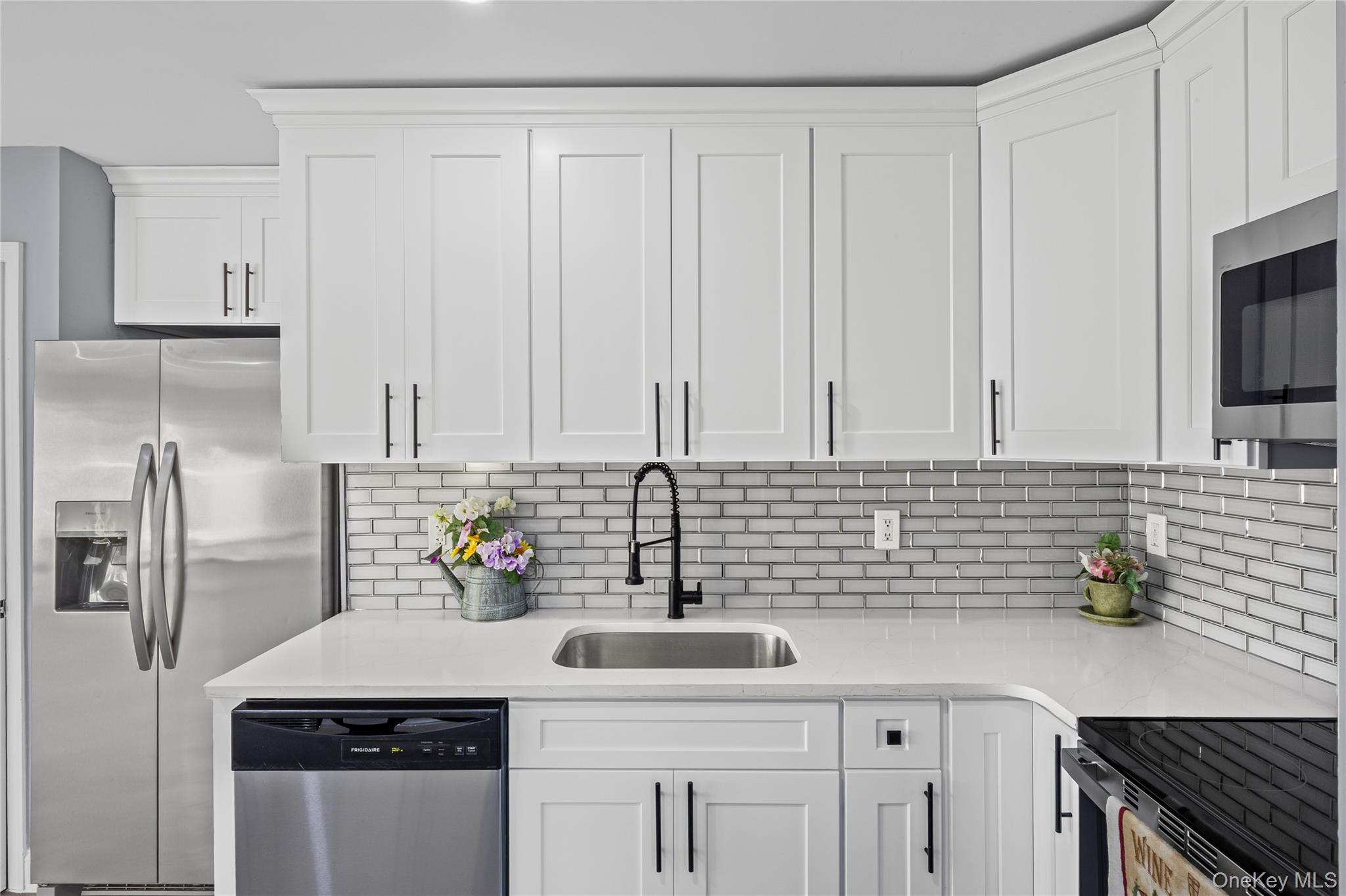 4 Somerset Road N, Amityville, NY 11701