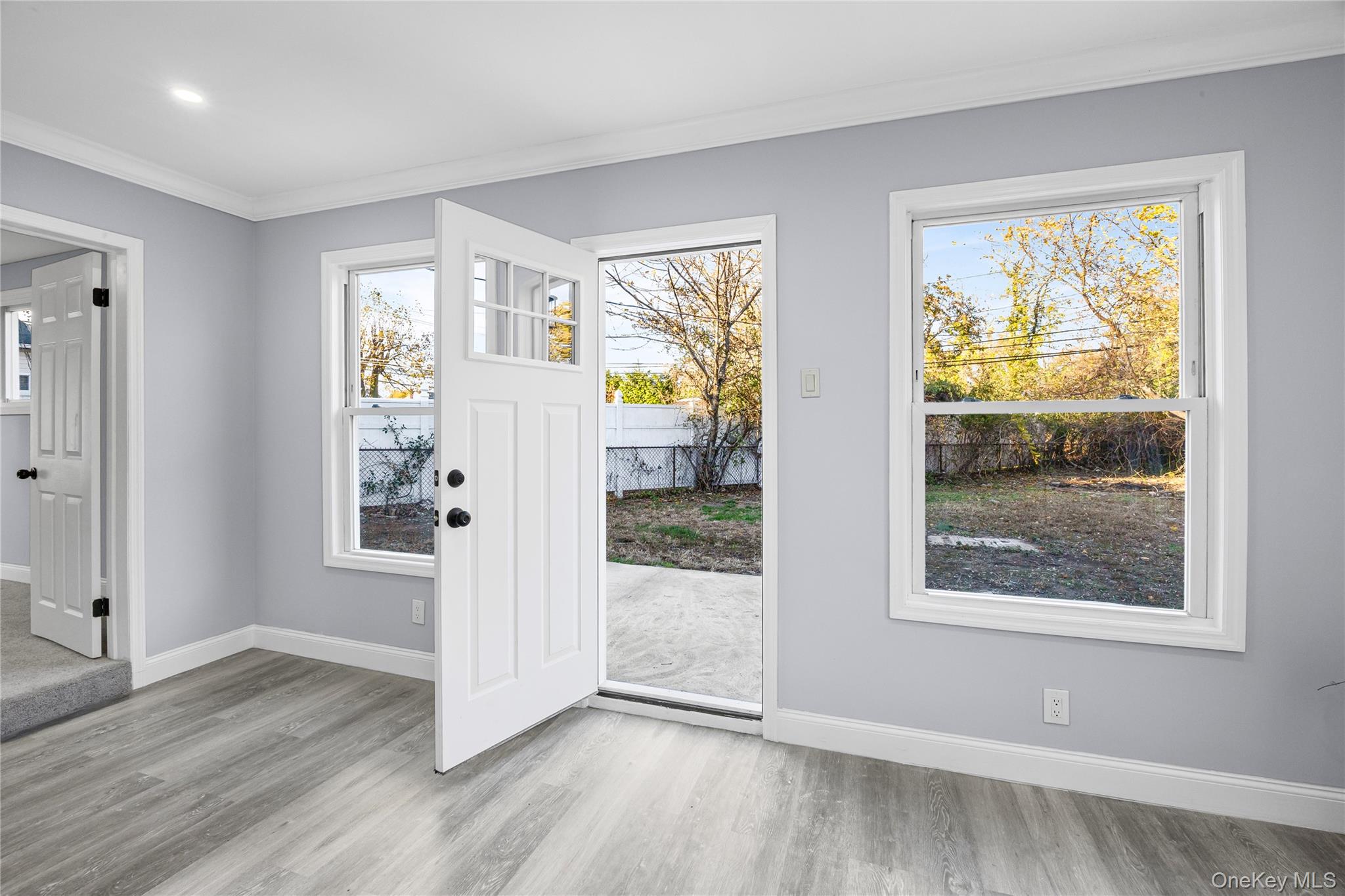 4 Somerset Road N, Amityville, NY 11701