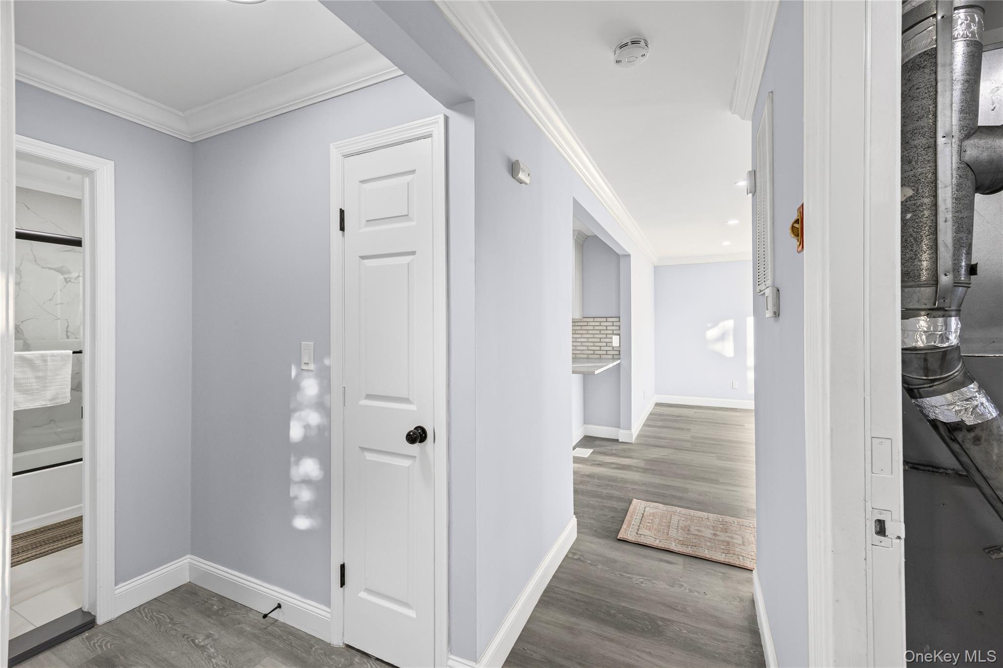 4 Somerset Road N, Amityville, NY 11701