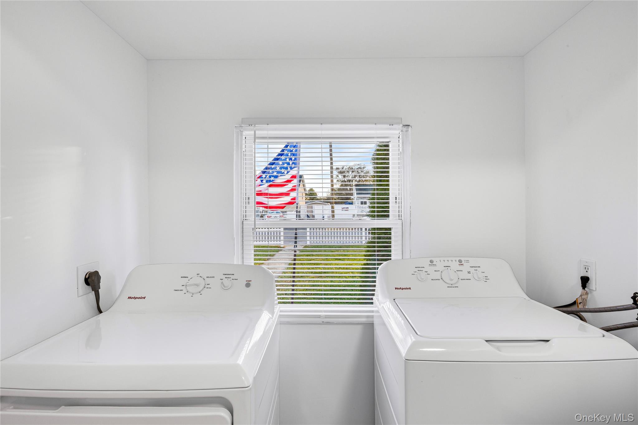 4 Somerset Road N, Amityville, NY 11701