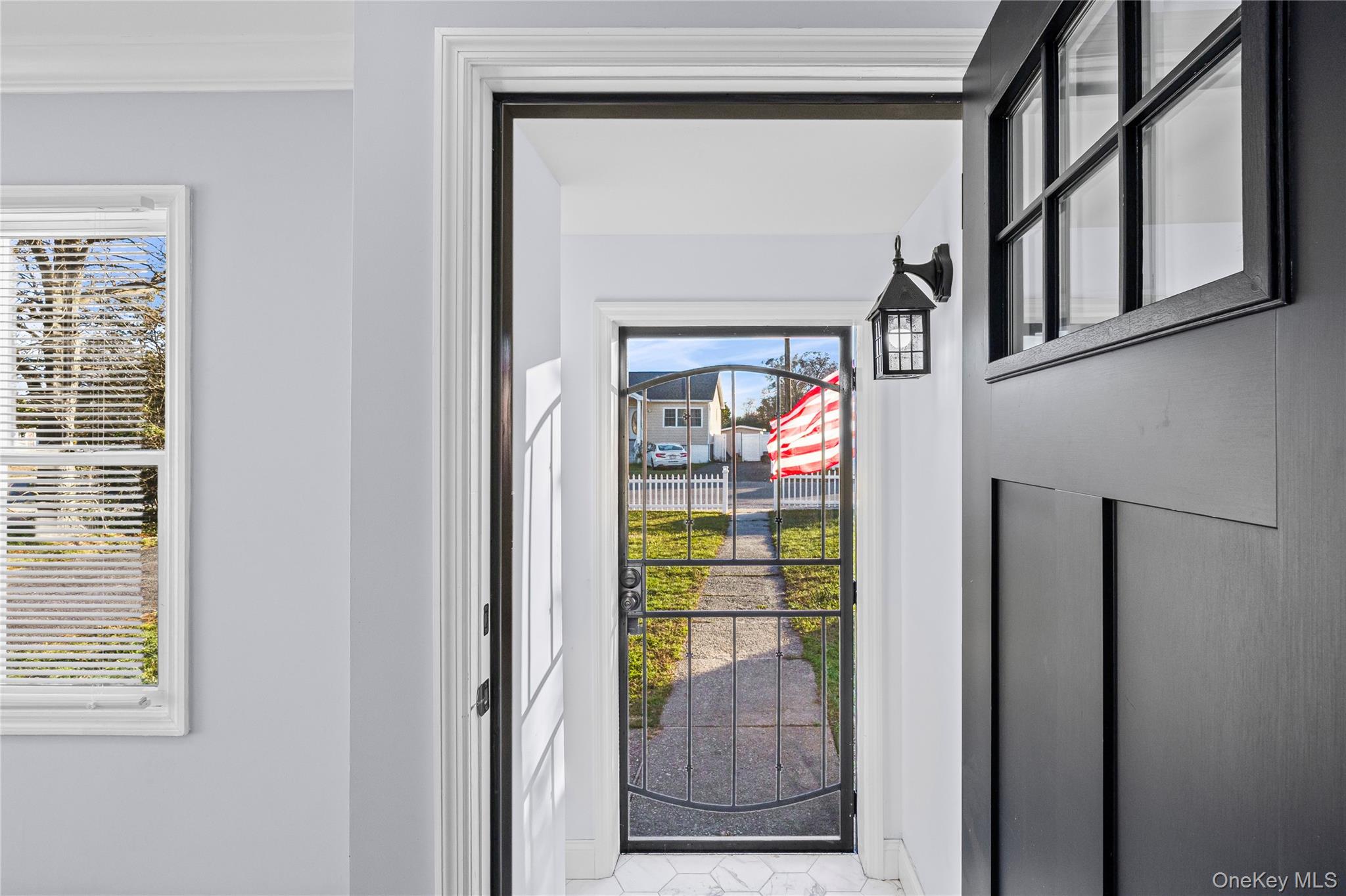 4 Somerset Road N, Amityville, NY 11701