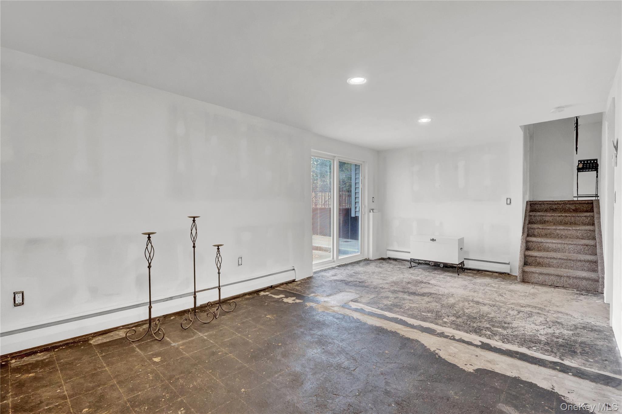 213 W 24th Street, Deer Park, NY 11729