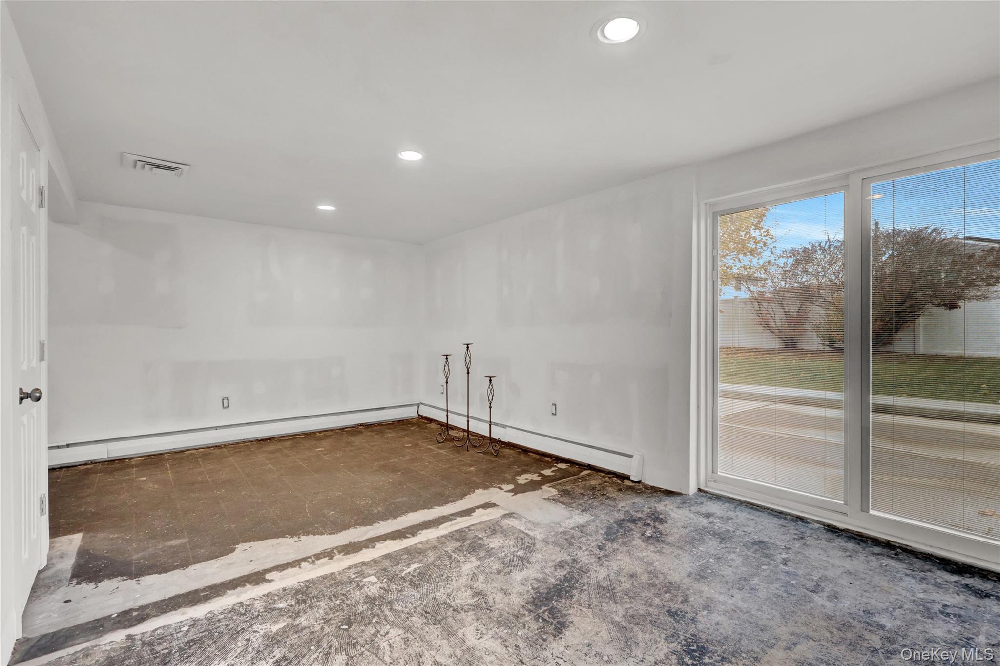 213 W 24th Street, Deer Park, NY 11729