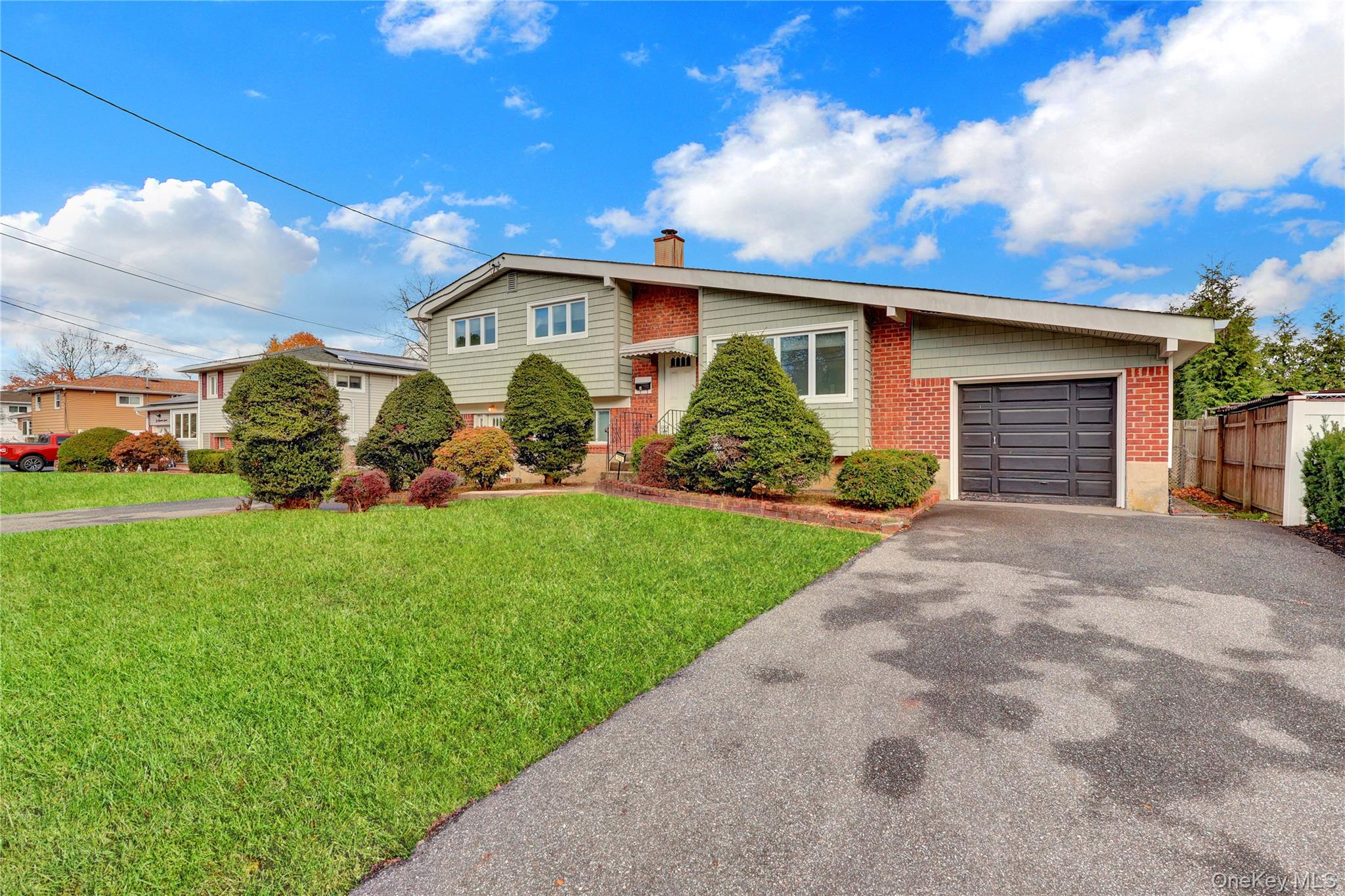 213 W 24th Street, Deer Park, NY 11729