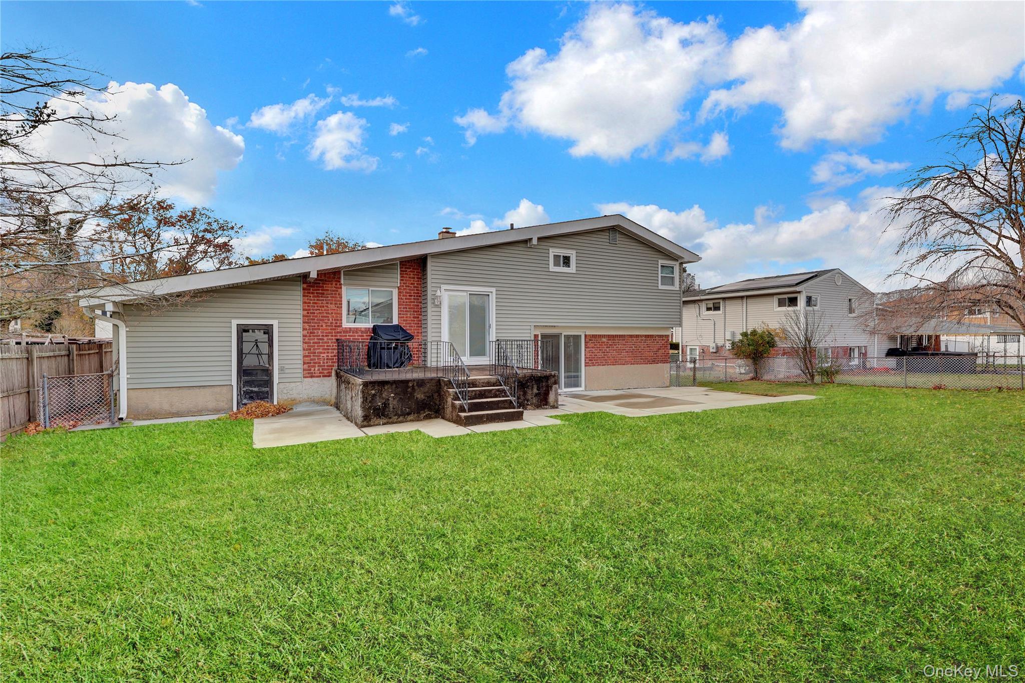 213 W 24th Street, Deer Park, NY 11729