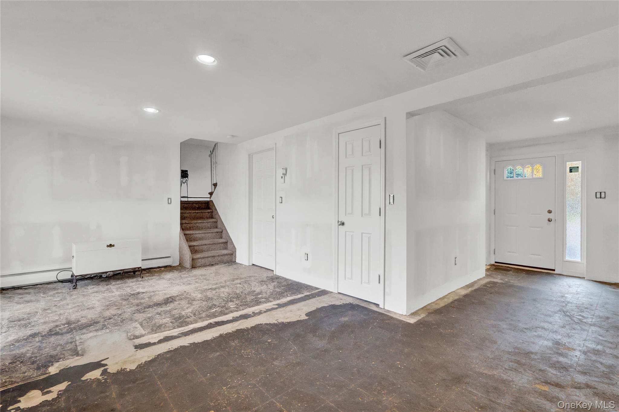 213 W 24th Street, Deer Park, NY 11729