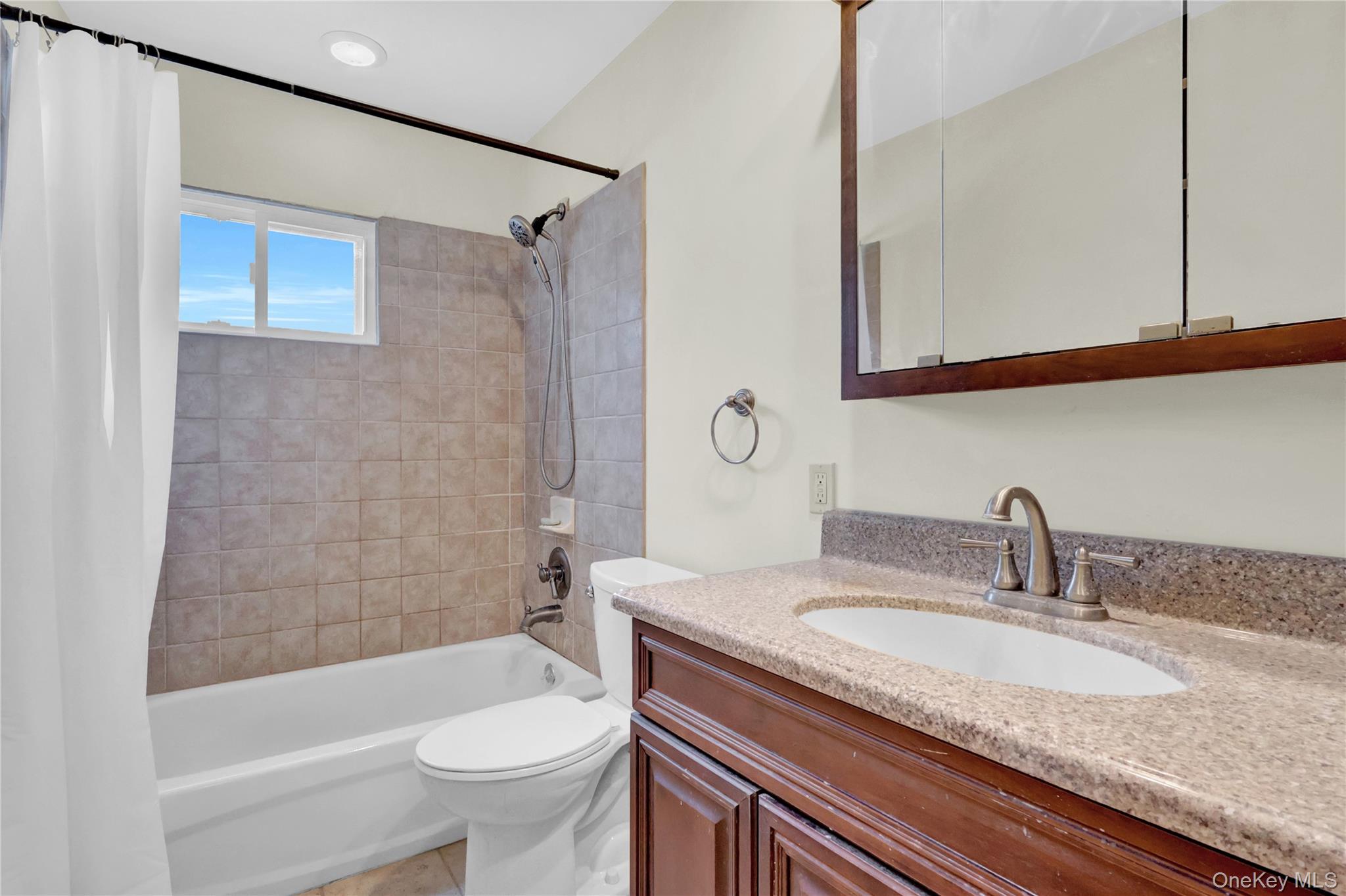 213 W 24th Street, Deer Park, NY 11729