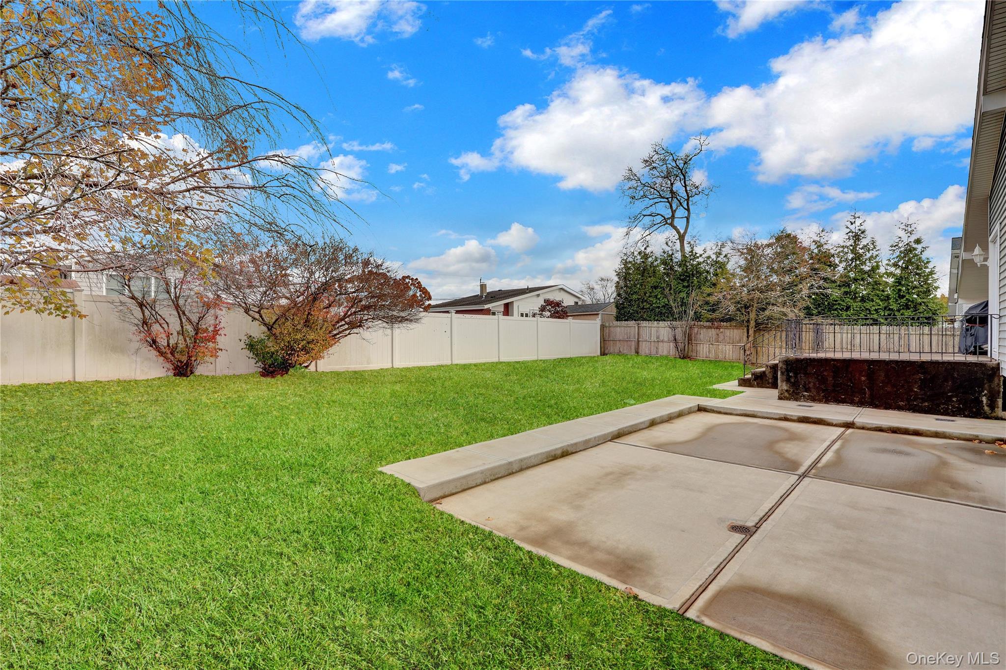 213 W 24th Street, Deer Park, NY 11729