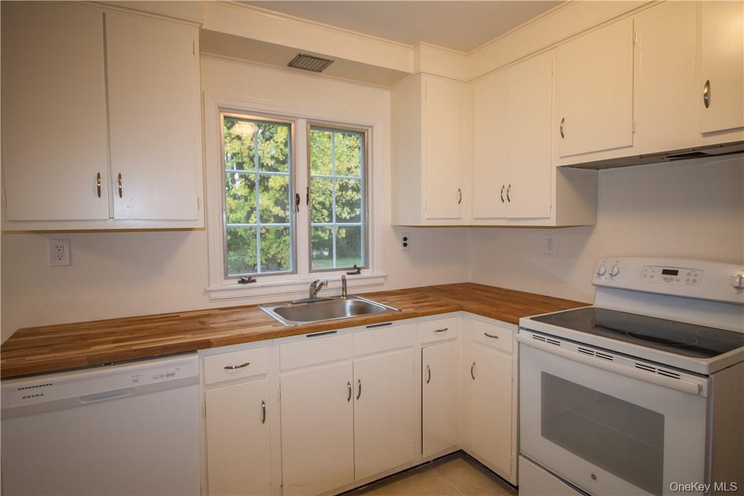 21 Tinker Town Road, Dover Plains, NY 12522