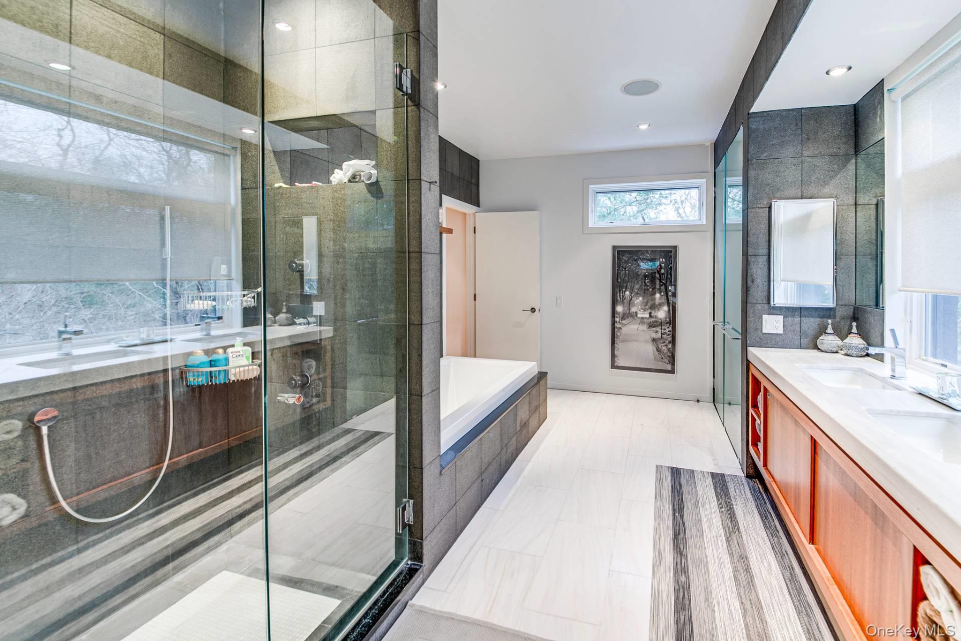 4 Livery Lane, East Hampton, NY 11937