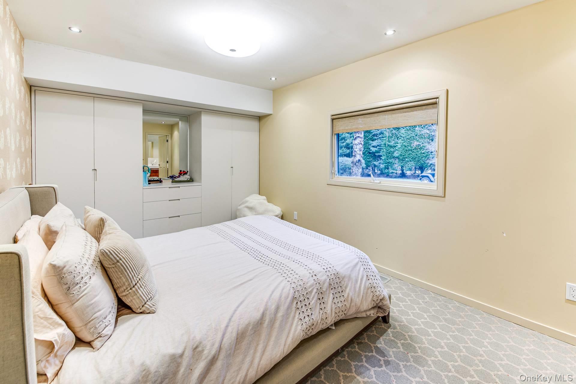 4 Livery Lane, East Hampton, NY 11937