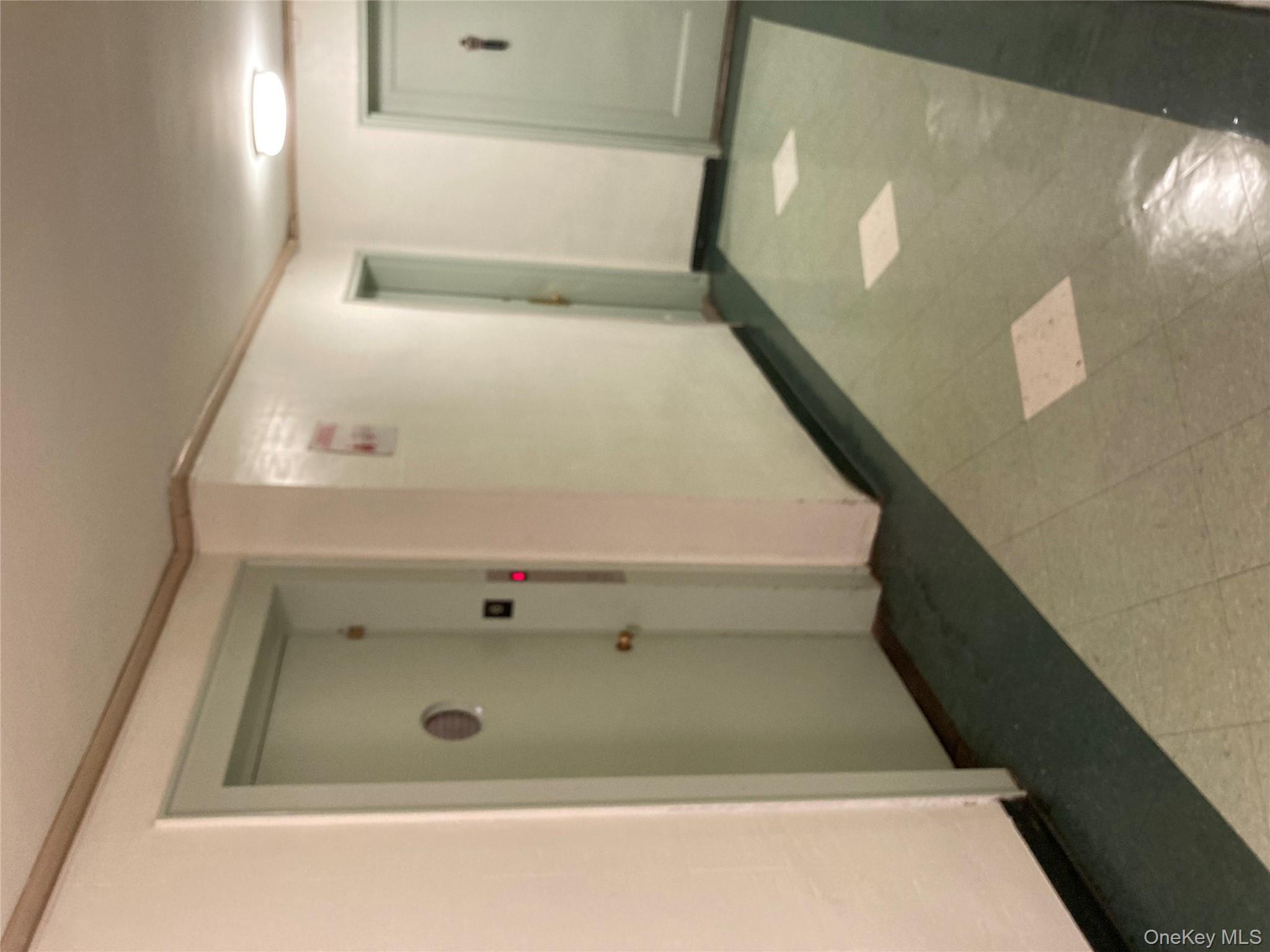 62-59 108 # 6E, Forest Hills, NY 11375