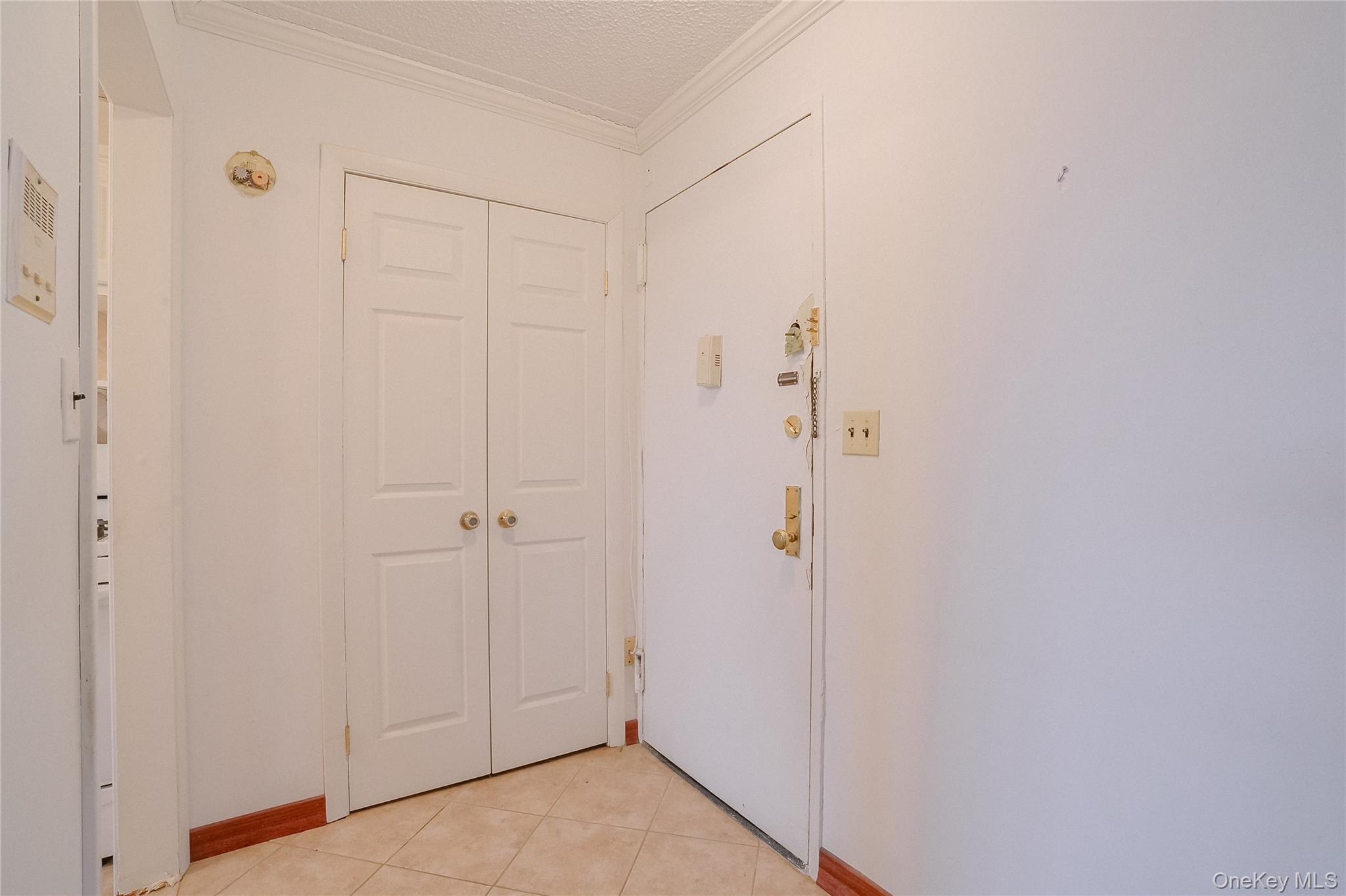 100 Diplomat Drive # 8M, Mount Kisco, NY 10549