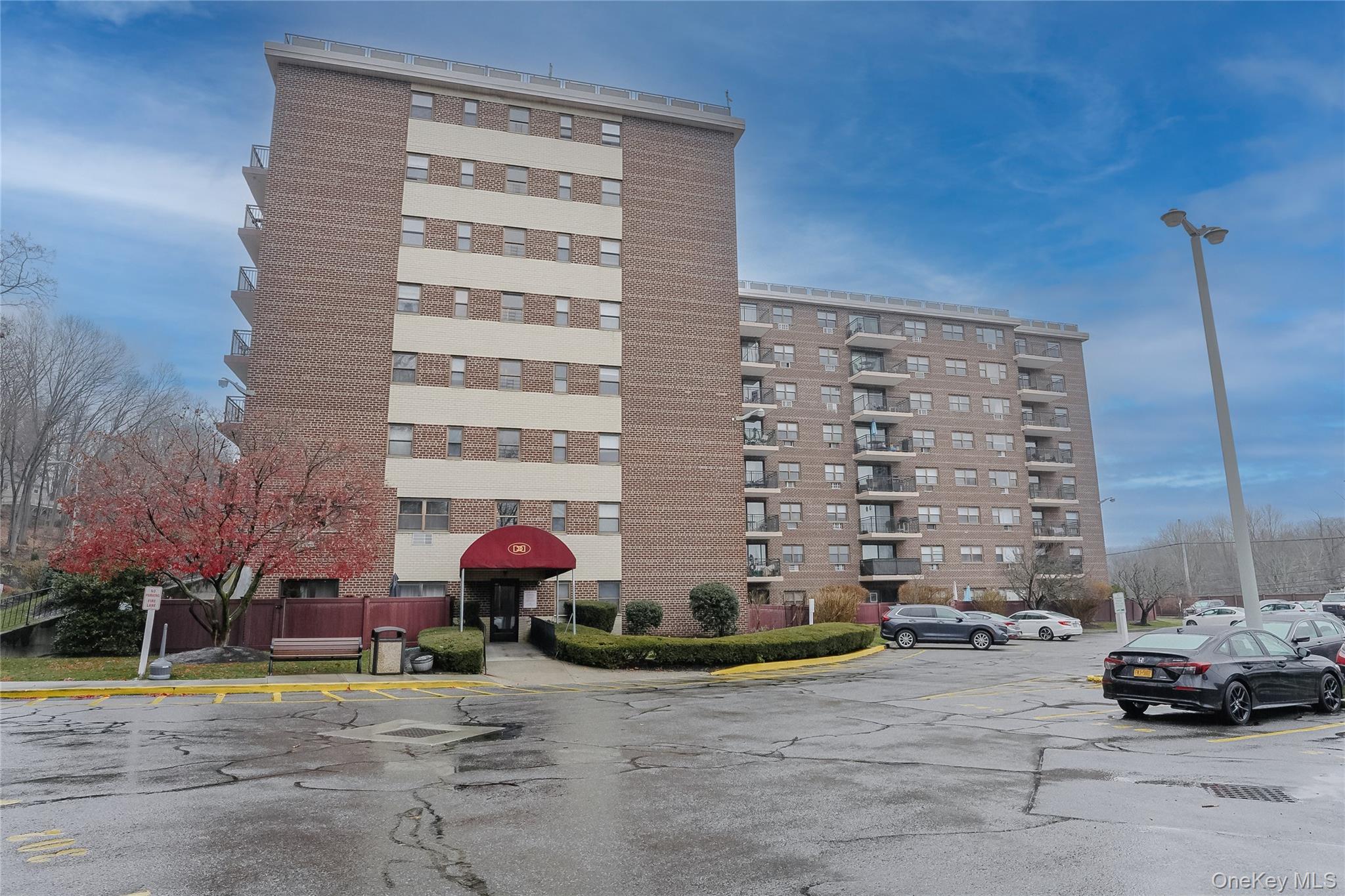 100 Diplomat Drive # 8M, Mount Kisco, NY 10549