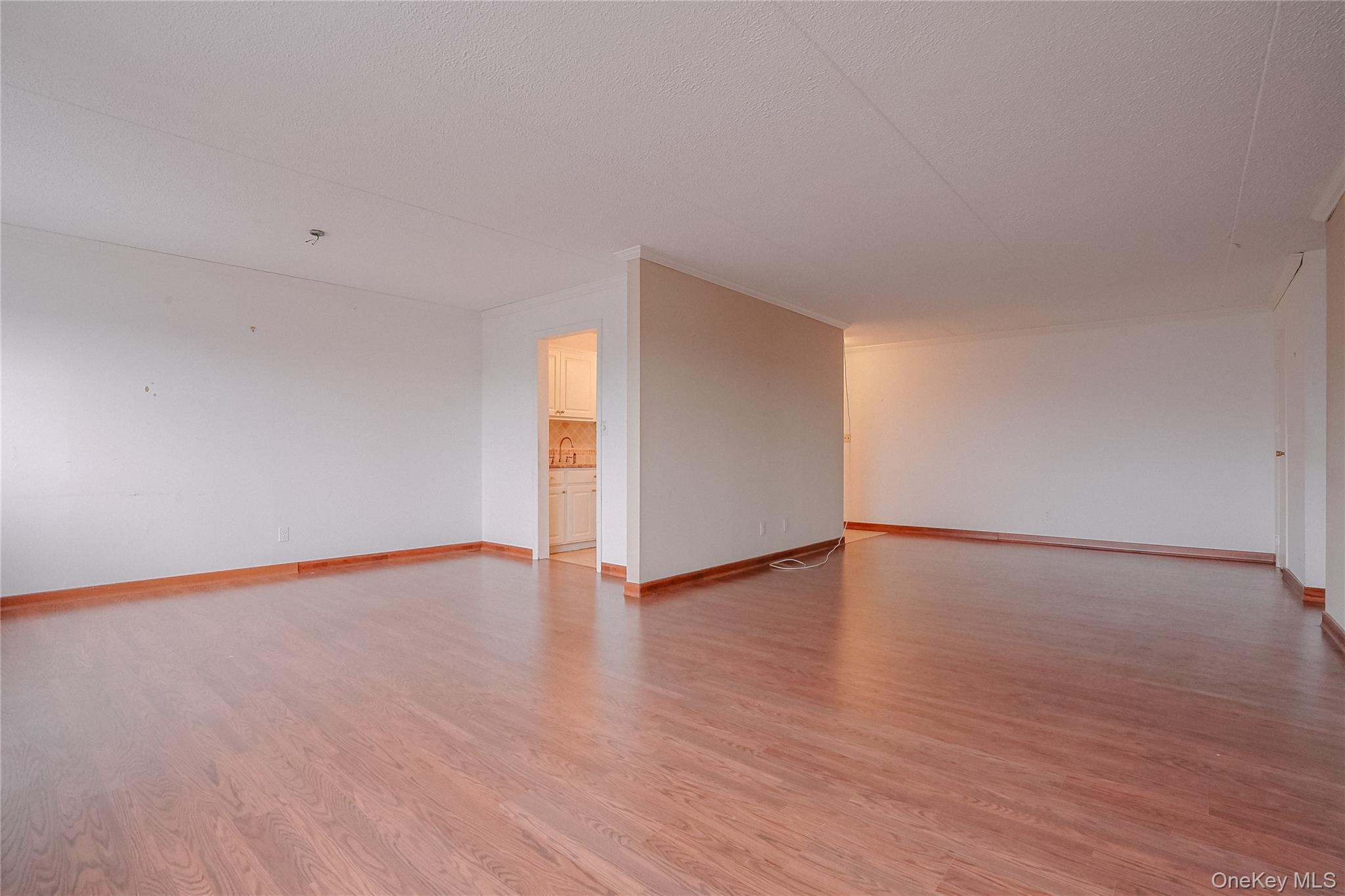 100 Diplomat Drive # 8M, Mount Kisco, NY 10549