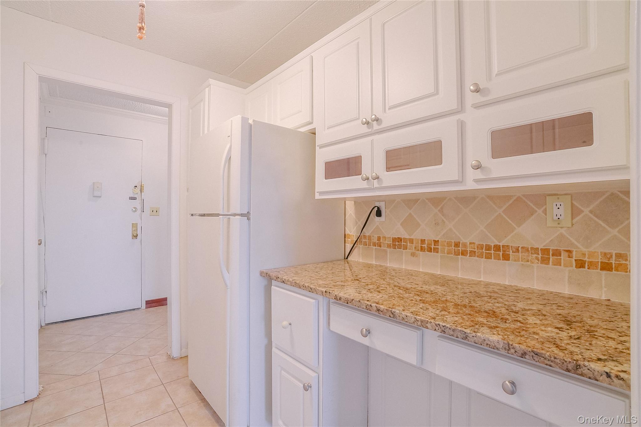 100 Diplomat Drive # 8M, Mount Kisco, NY 10549