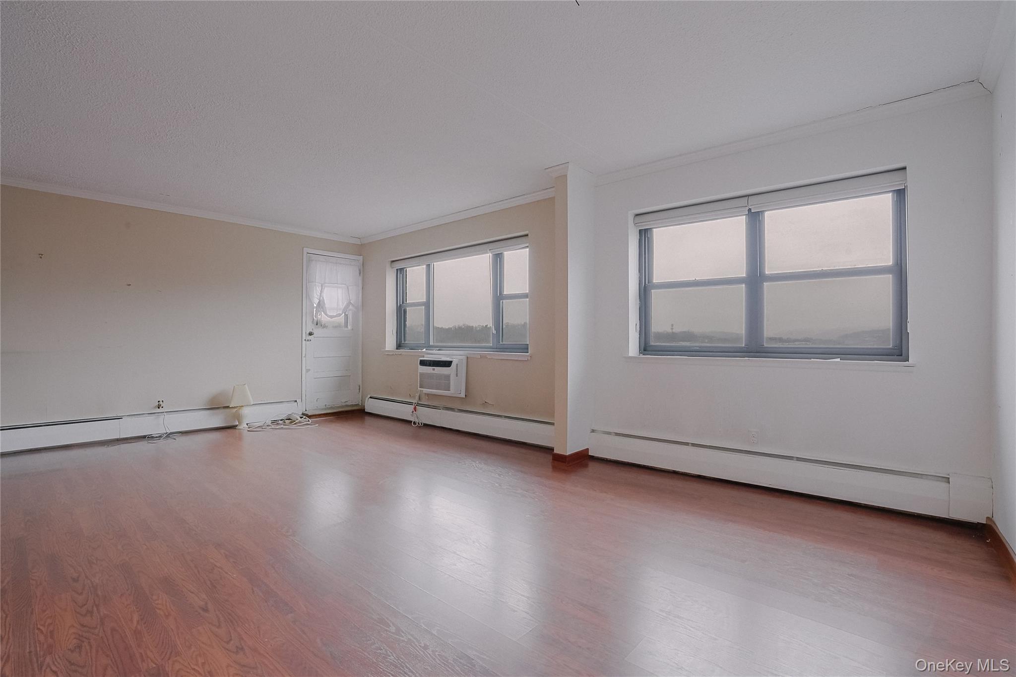 100 Diplomat Drive # 8M, Mount Kisco, NY 10549