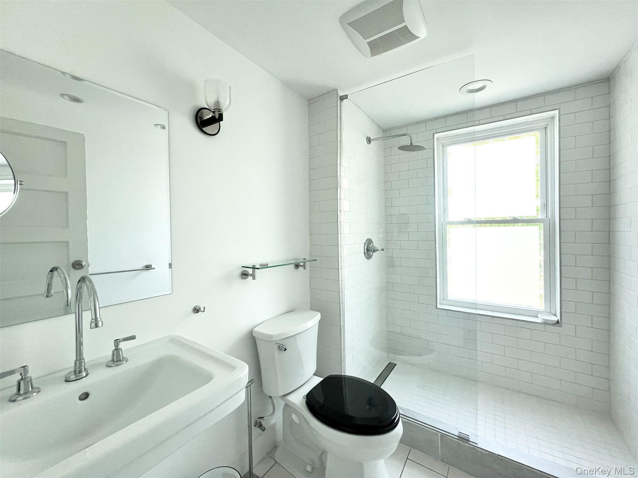 17 Washington Avenue, Millbrook, NY 12545