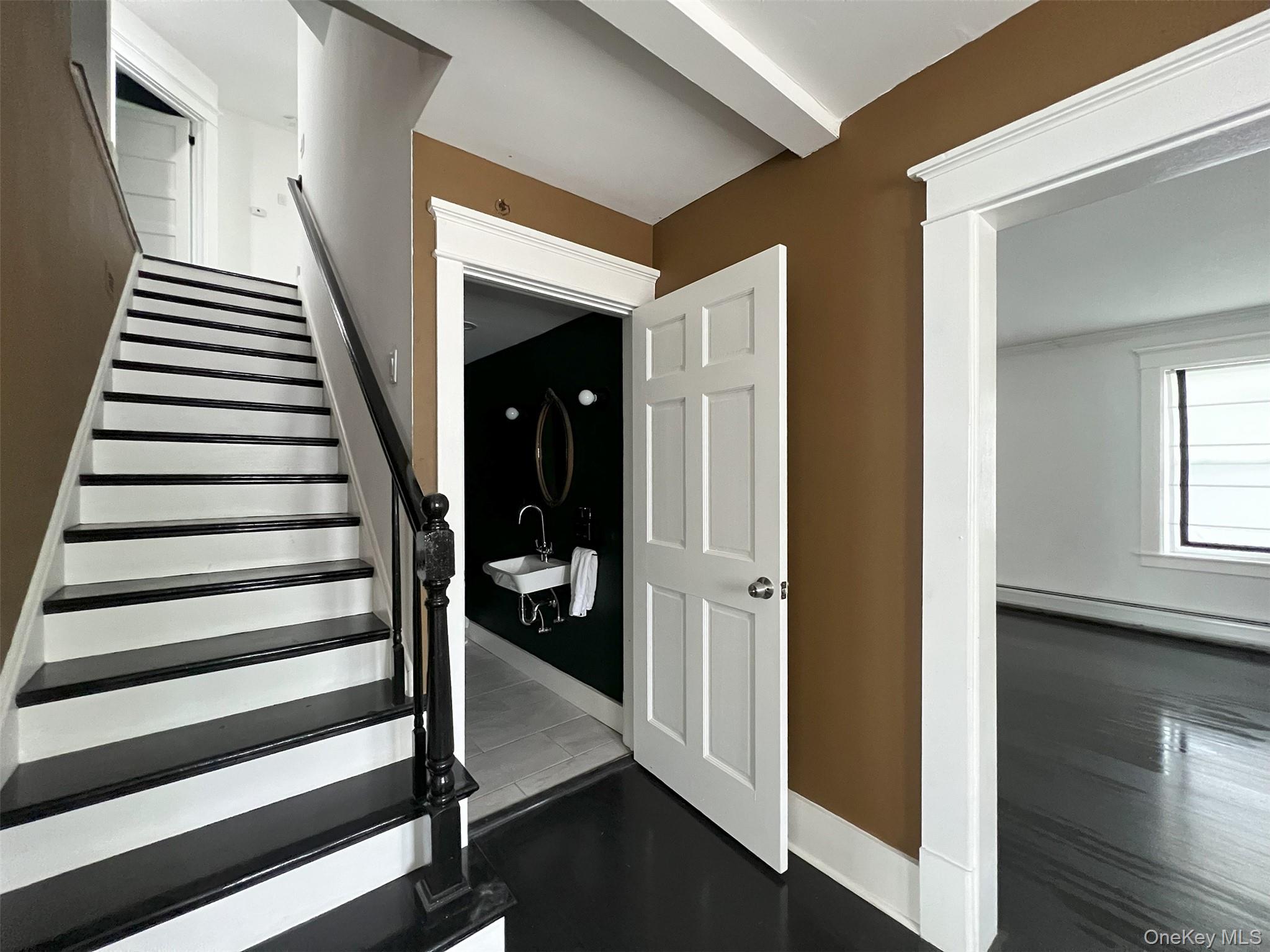 17 Washington Avenue, Millbrook, NY 12545