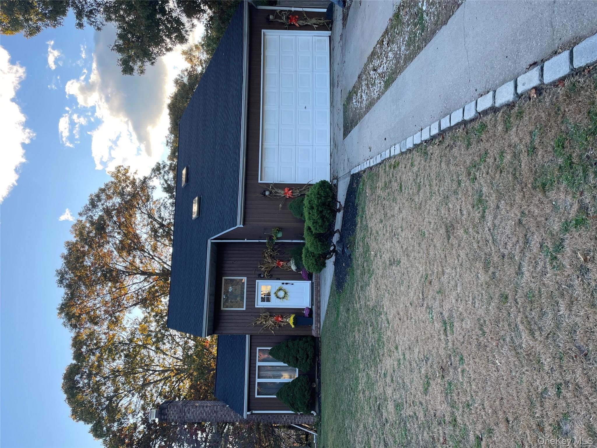 4 Marlo Court, Selden, NY 11784