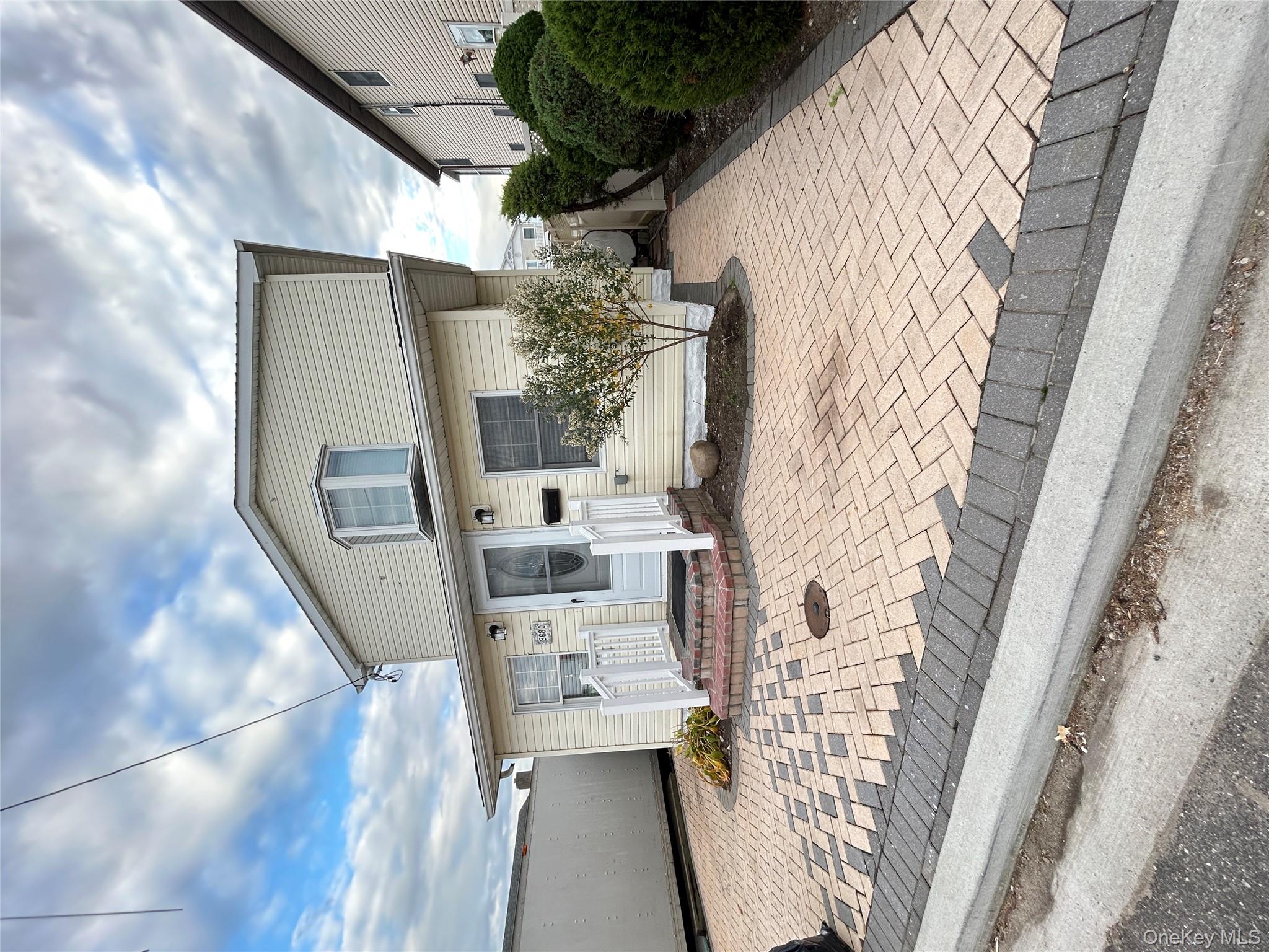 3680 Naomi St, Seaford, NY 11783