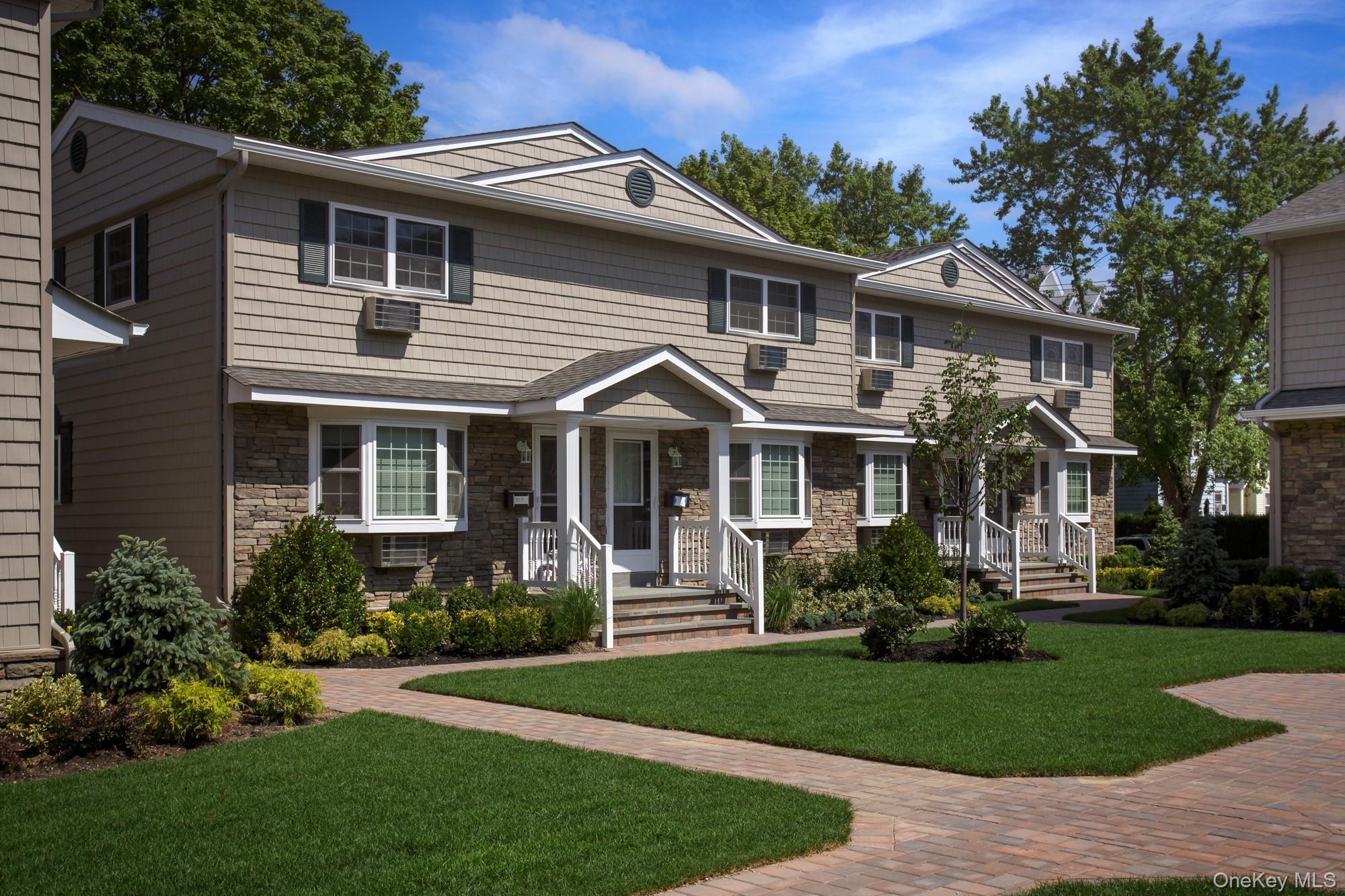 51 Park Avenue # 51-E, Babylon, NY 11702