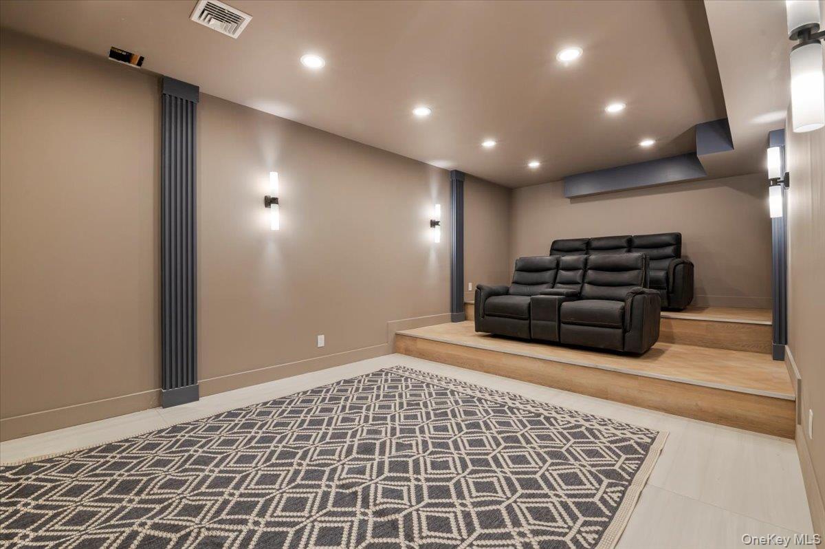 22 Franklin Avenue, Port Washington, NY 11050