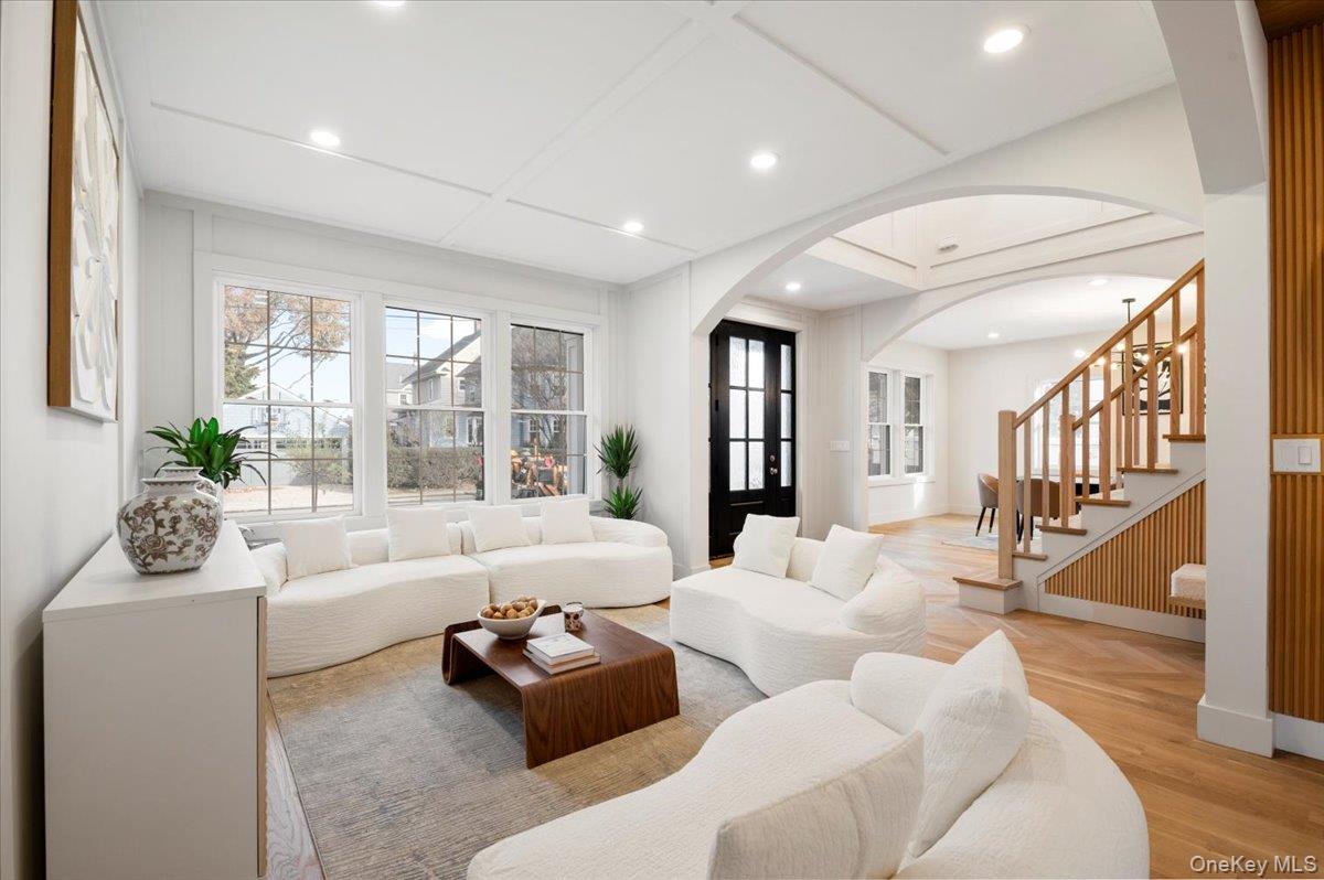 22 Franklin Avenue, Port Washington, NY 11050