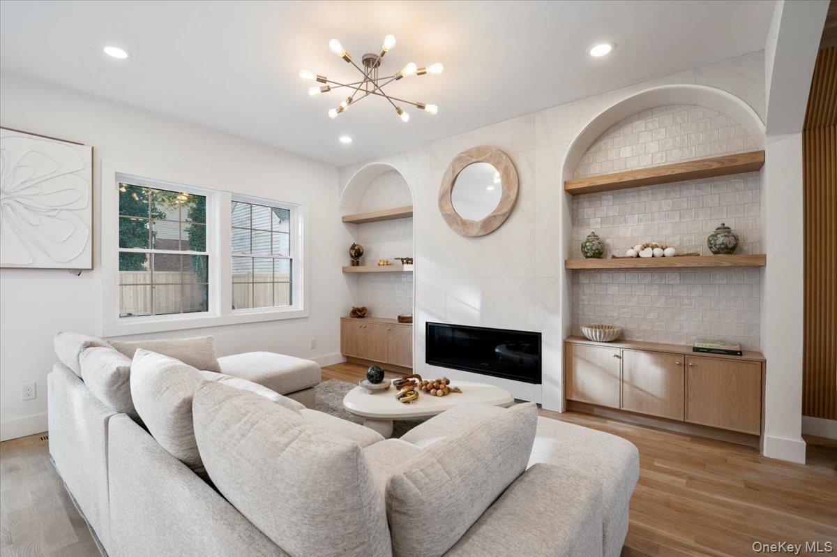 22 Franklin Avenue, Port Washington, NY 11050