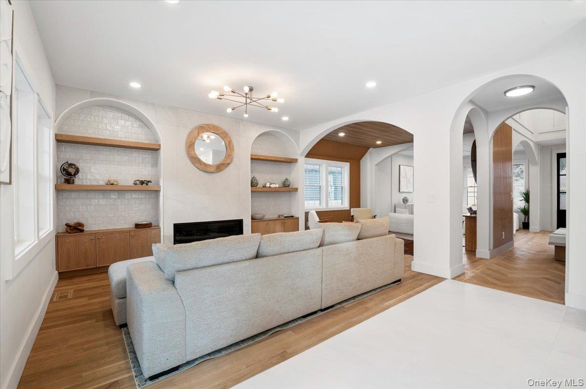 22 Franklin Avenue, Port Washington, NY 11050