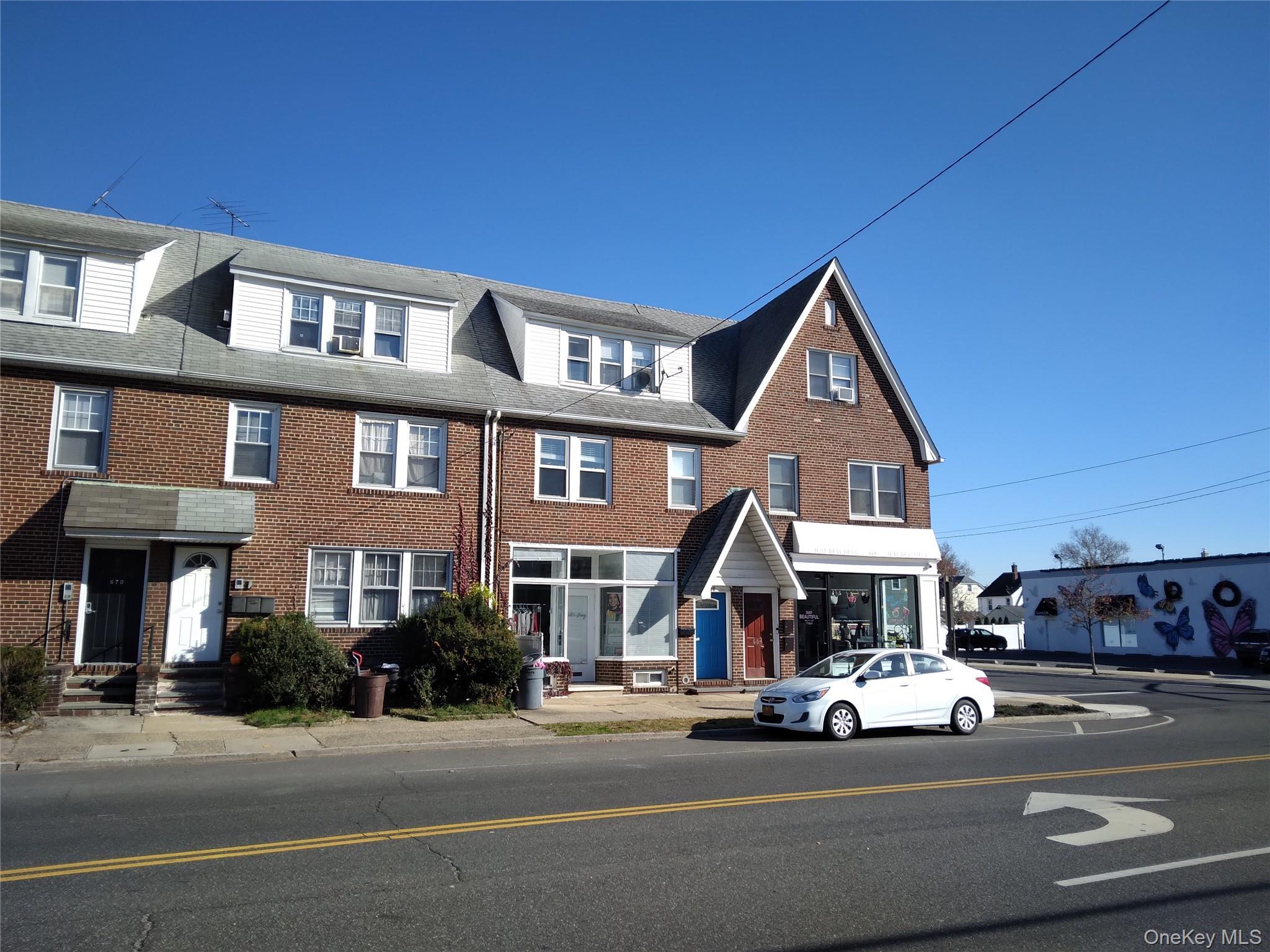 666 Willis Avenue, Williston Park, NY 11596