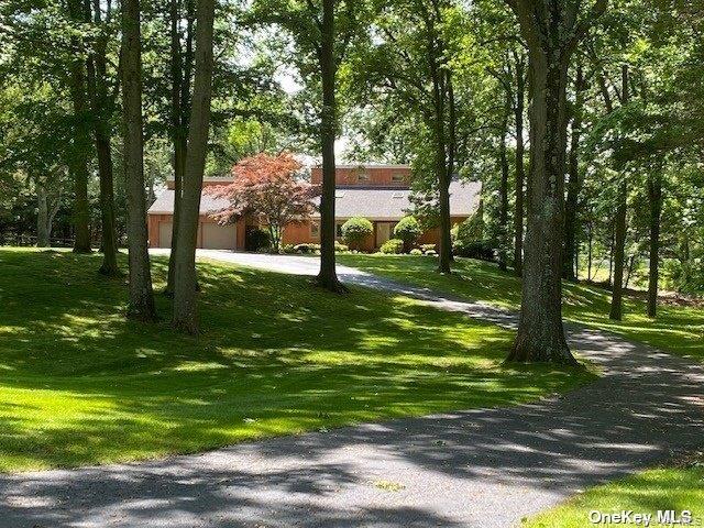 1 Pine Point, Lloyd Harbor, NY 11743