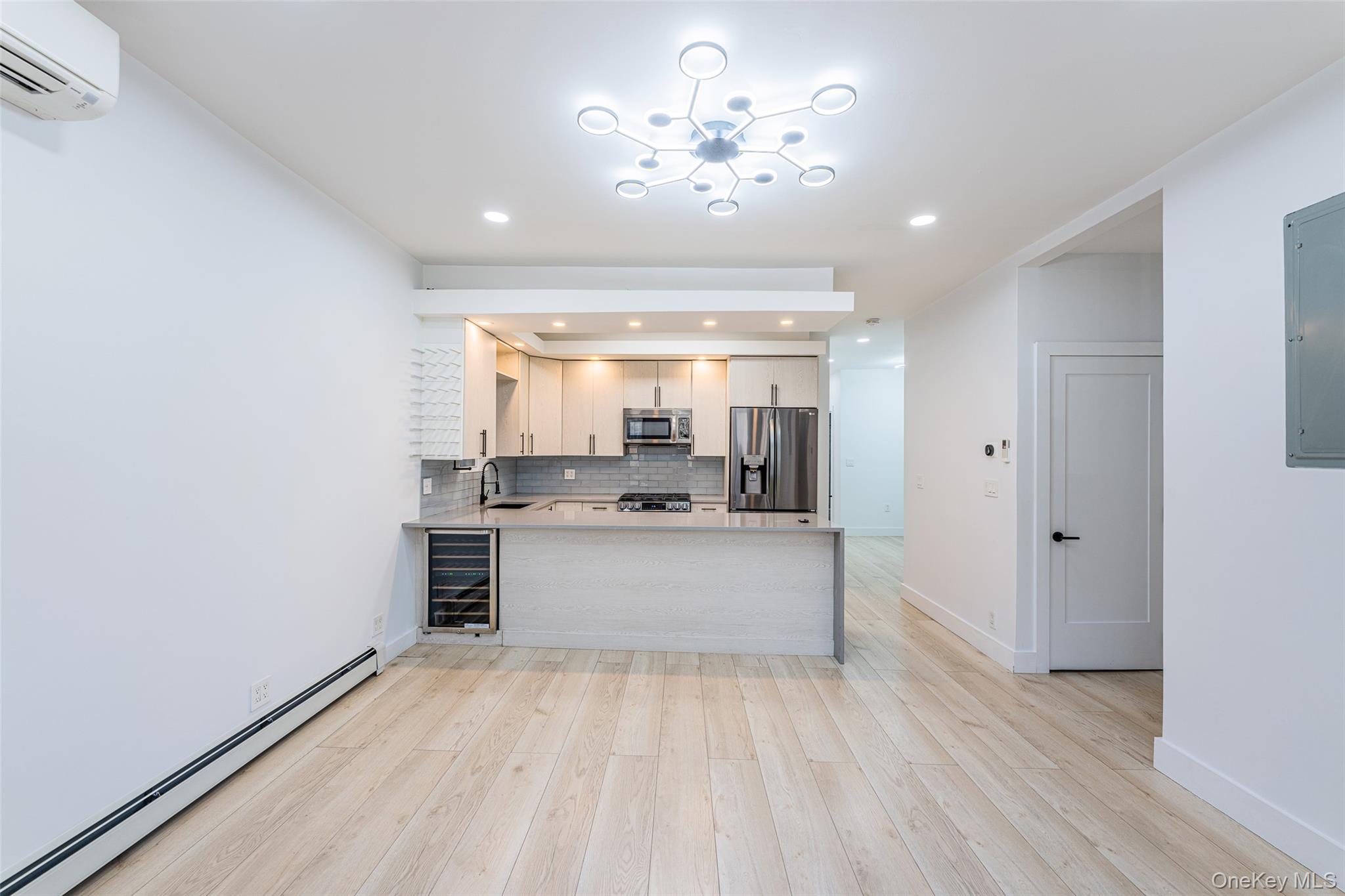 1822 Astoria Park S, Astoria, NY 11102