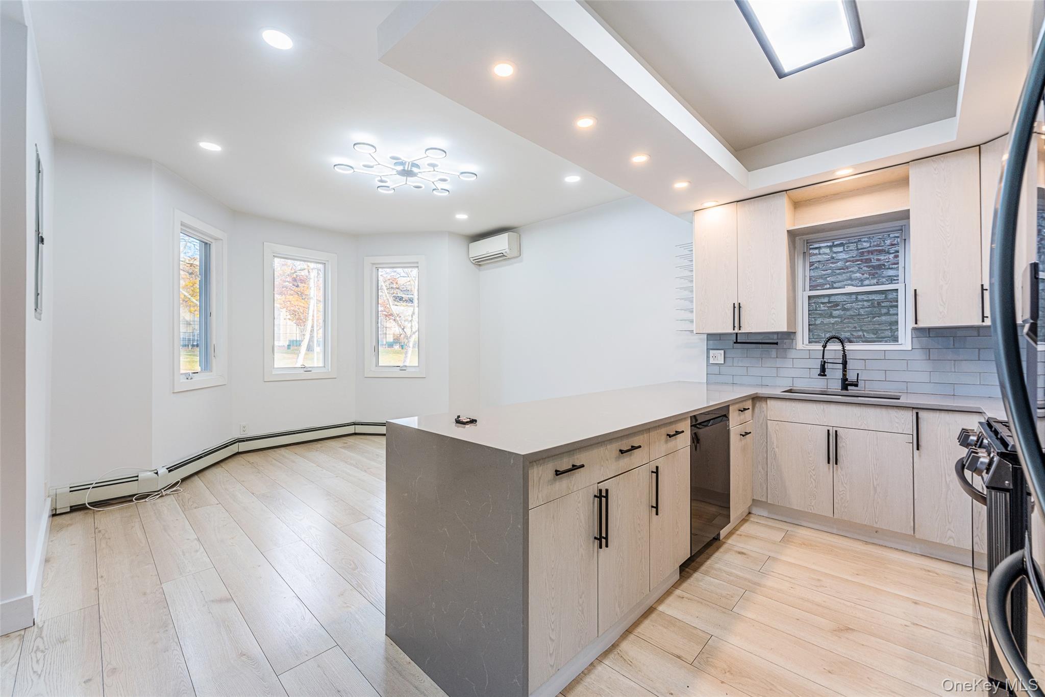 1822 Astoria Park S, Astoria, NY 11102