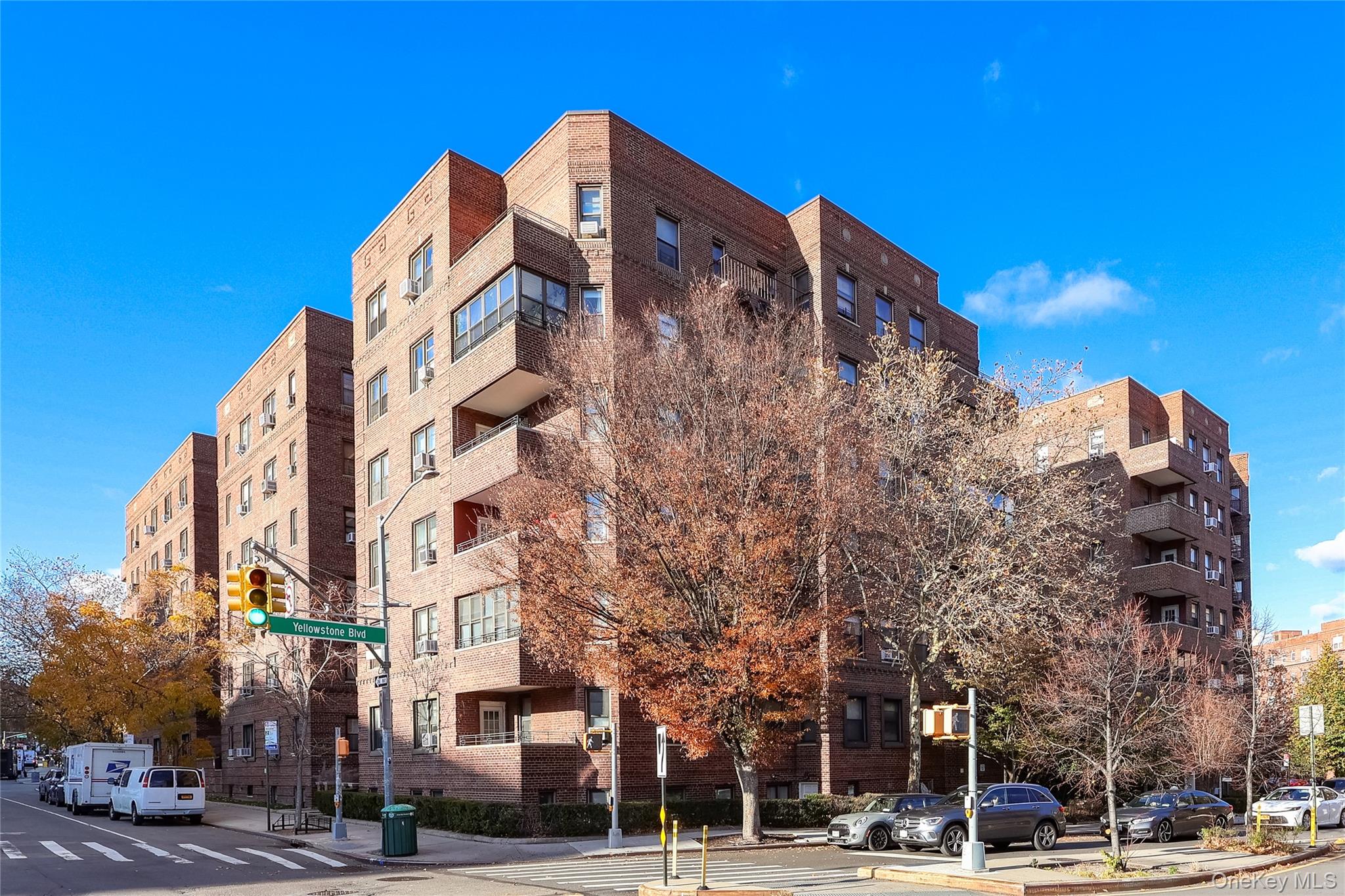 69-40 Yellowstone Boulevard # 407, Forest Hills, NY 11375