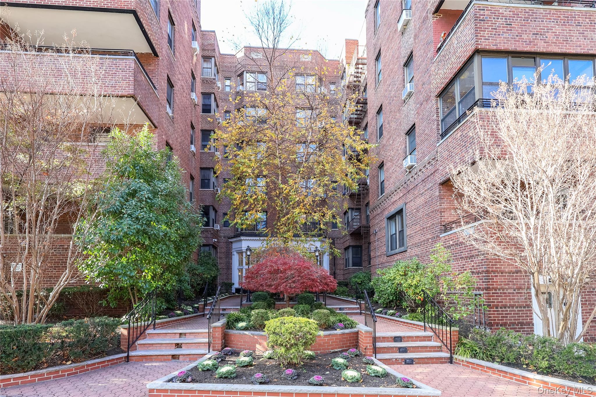 69-40 Yellowstone Boulevard # 407, Forest Hills, NY 11375