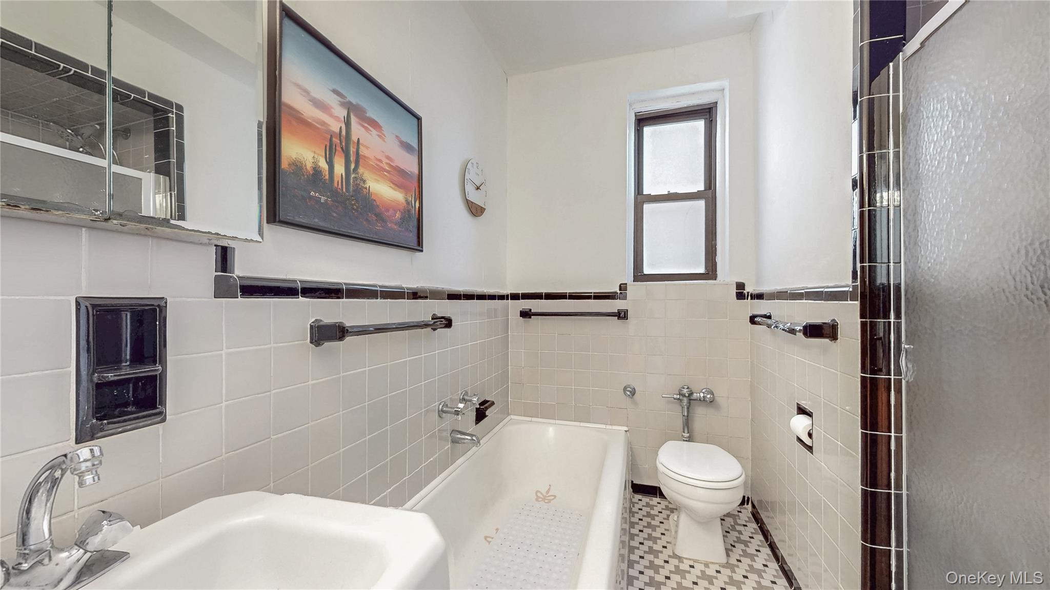 69-40 Yellowstone Boulevard # 407, Forest Hills, NY 11375