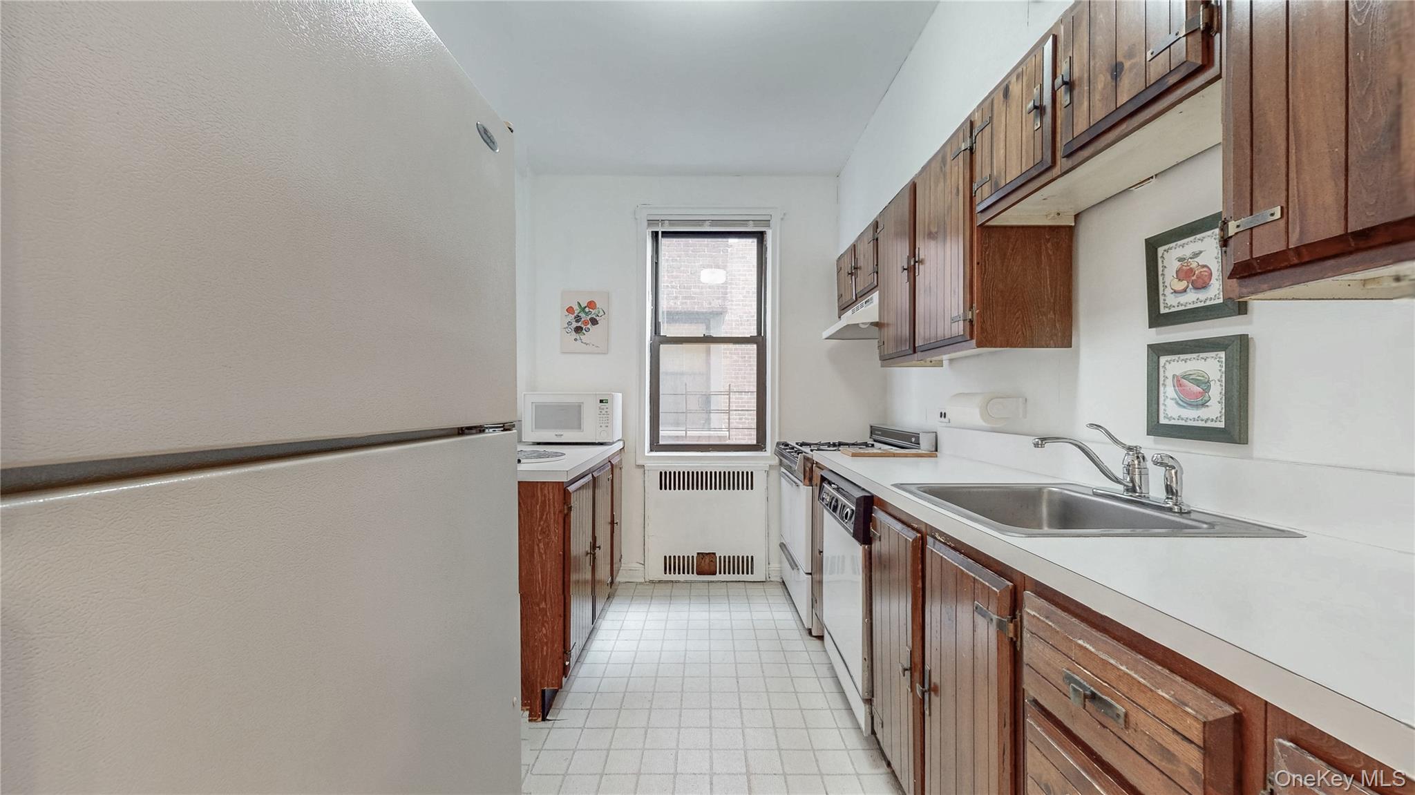 69-40 Yellowstone Boulevard # 407, Forest Hills, NY 11375